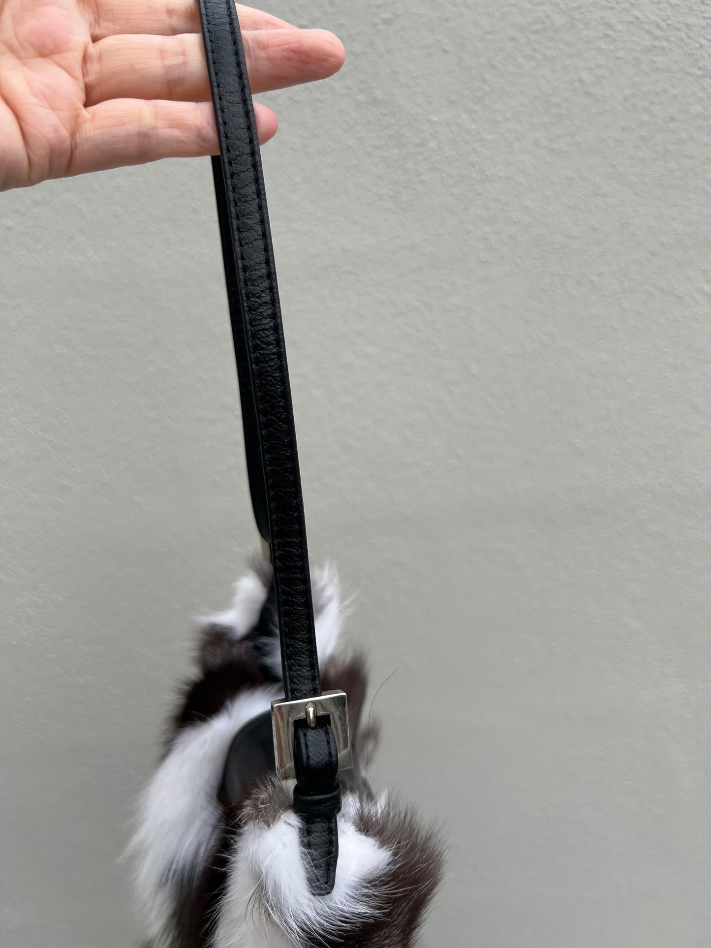 Pre-loved Fendi Vintage
Animal Print Mink Fur
Mini Bucket Bag