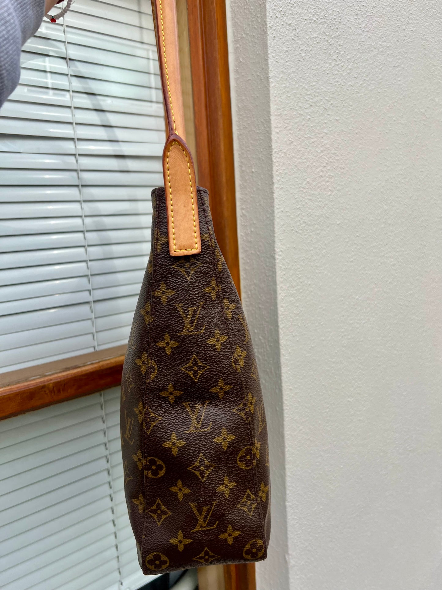 Pre-loved Louis Vuitton Looping Leather Handbag Monogram GM 2001