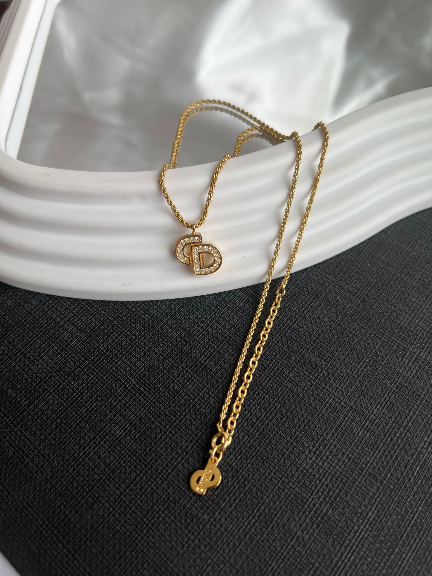 Pre-loved Christian Dior Vintage Crystal-embellished Necklace