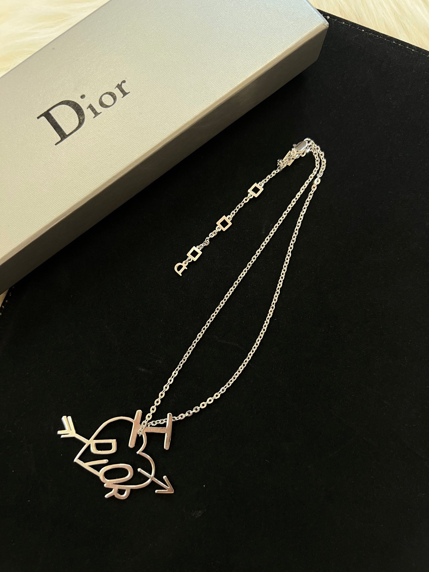 Pre-loved CHRISTIAN DIOR HEART AND ARROW NECKLACE 2004
