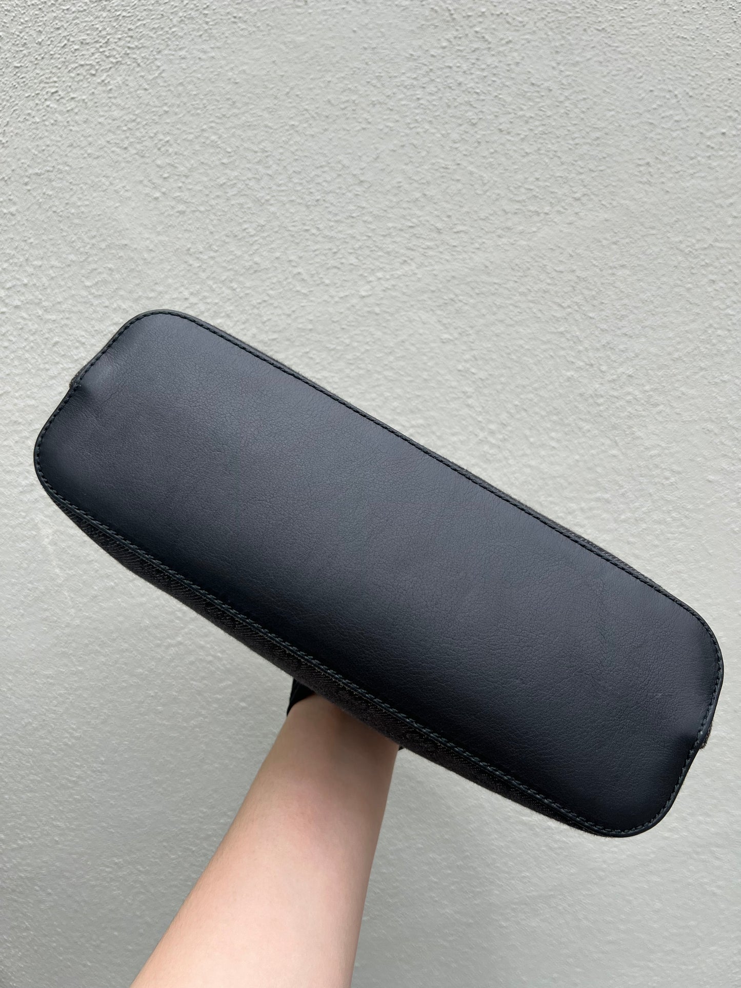 Pre-loved Gucci GG Canvas Hobo Shoulder Bag