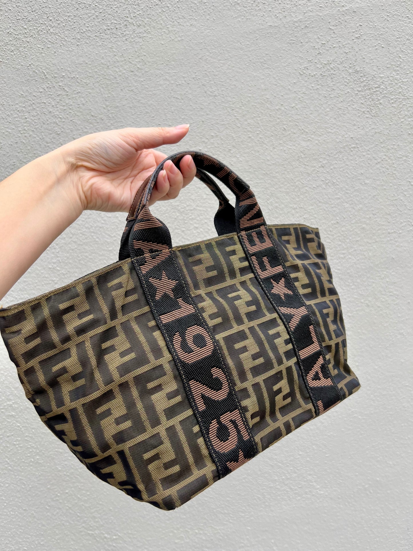 Pre-loved FENDI Zucca Canvas 1925 Tote Tobacco Hand Bag Brown