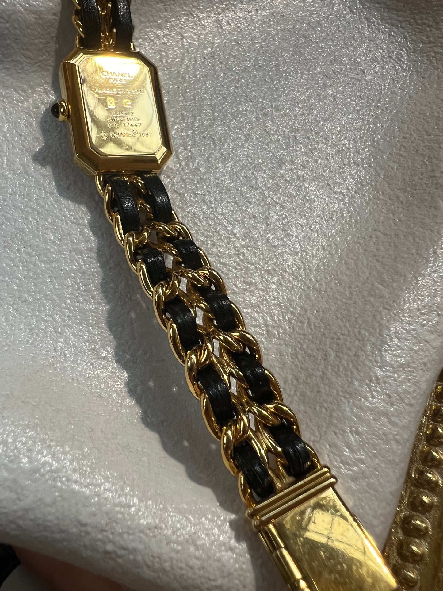 Pre-loved Chanel Vintage PREMIÈRE Watch size M