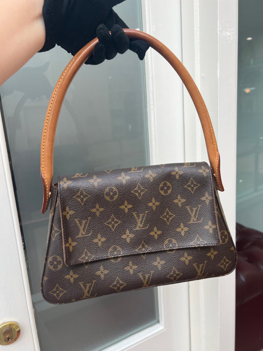 Pre-loved Louis Vuitton Looping PM Handbag Monogram 2001