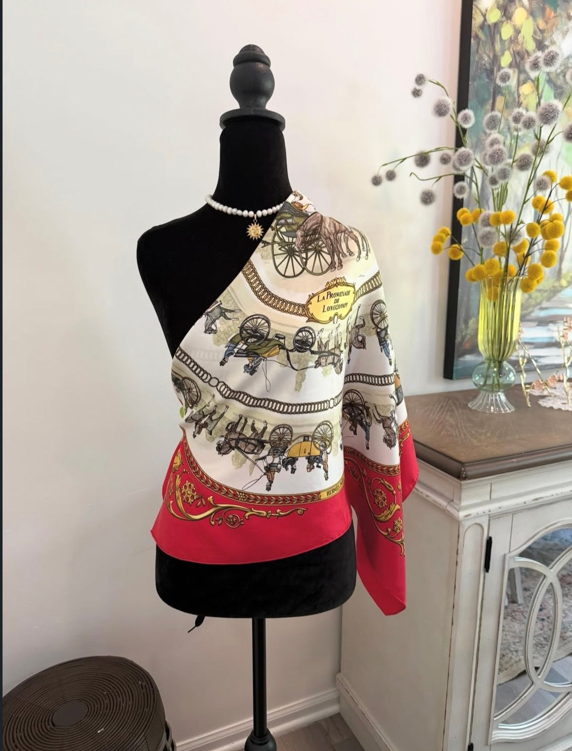 Pre-loved Hermès
La Promenade De Longchamps Silk Scarf
