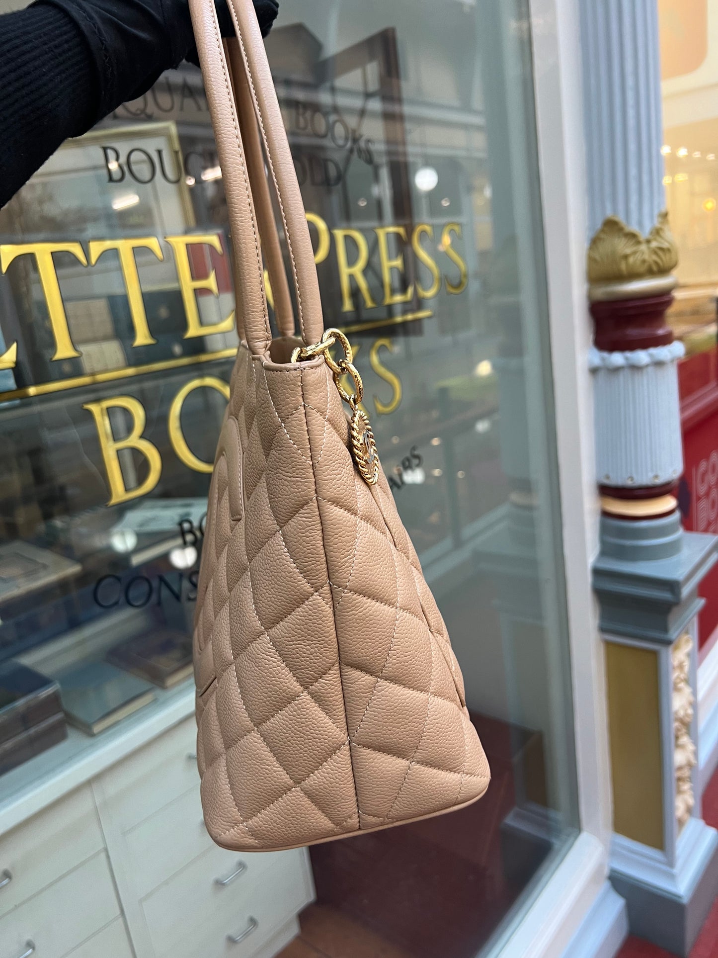 Pre-loved Chanel Caviar Medalion Tote Beige