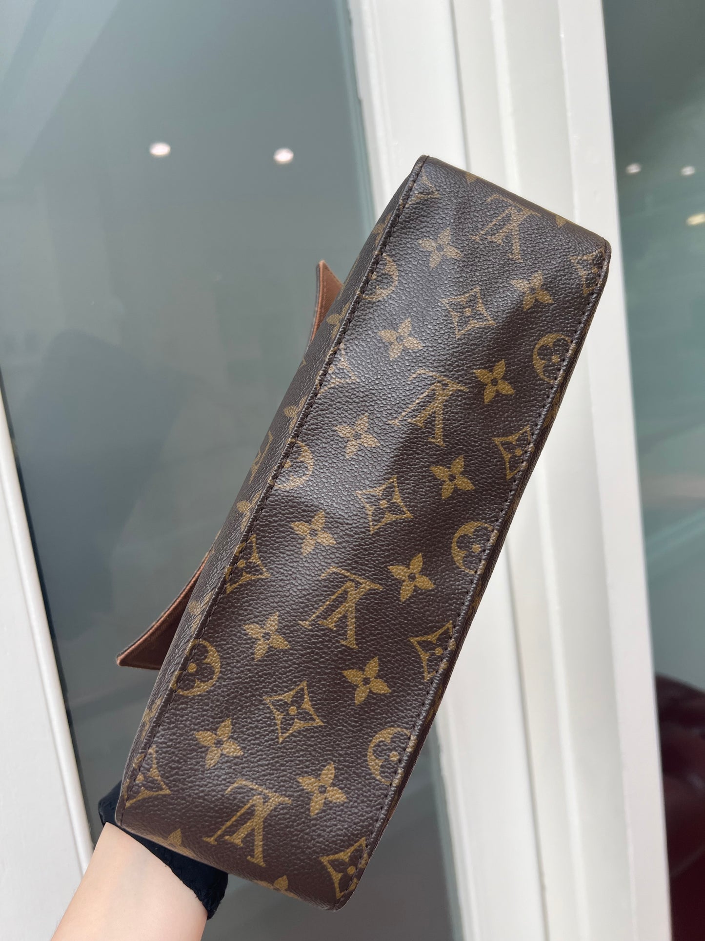 Pre-loved Louis Vuitton Looping PM Handbag Monogram 2001