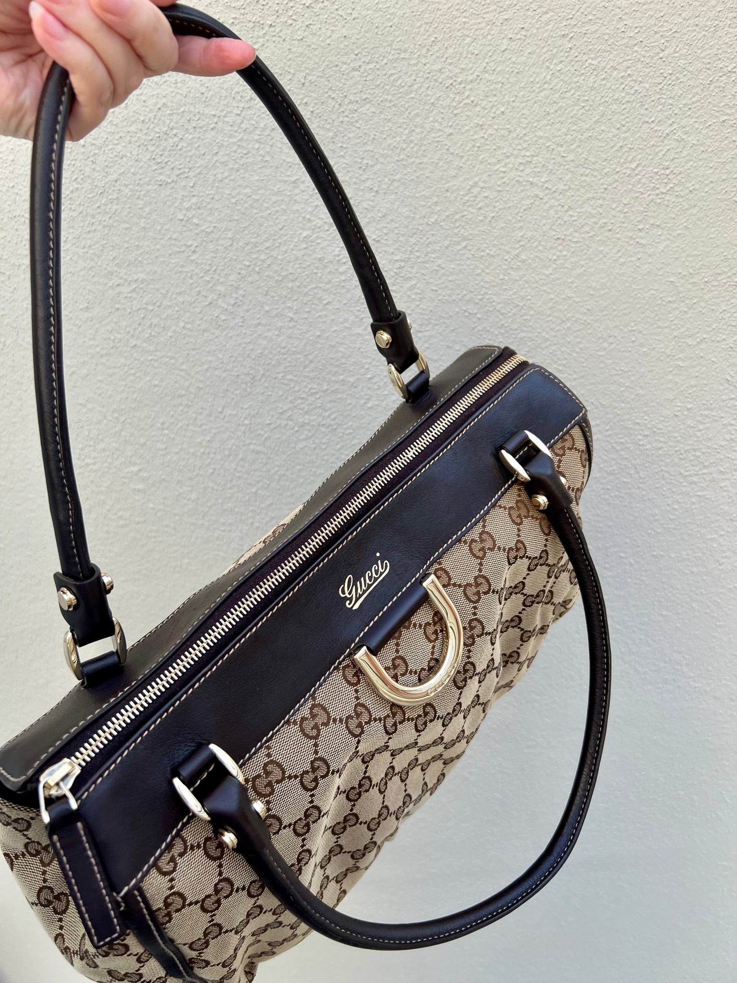 Pre-loved Gucci Beige/Ebony GG Canvas Abbey D-ring Tote Bag