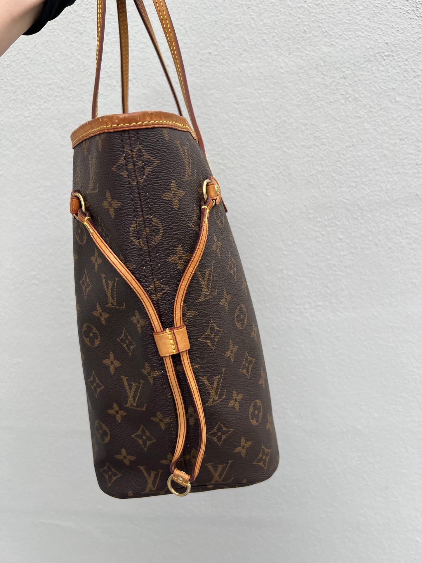 Pre-loved Louis Vuitton Neverfull Leather Tote MM Monogram 2009