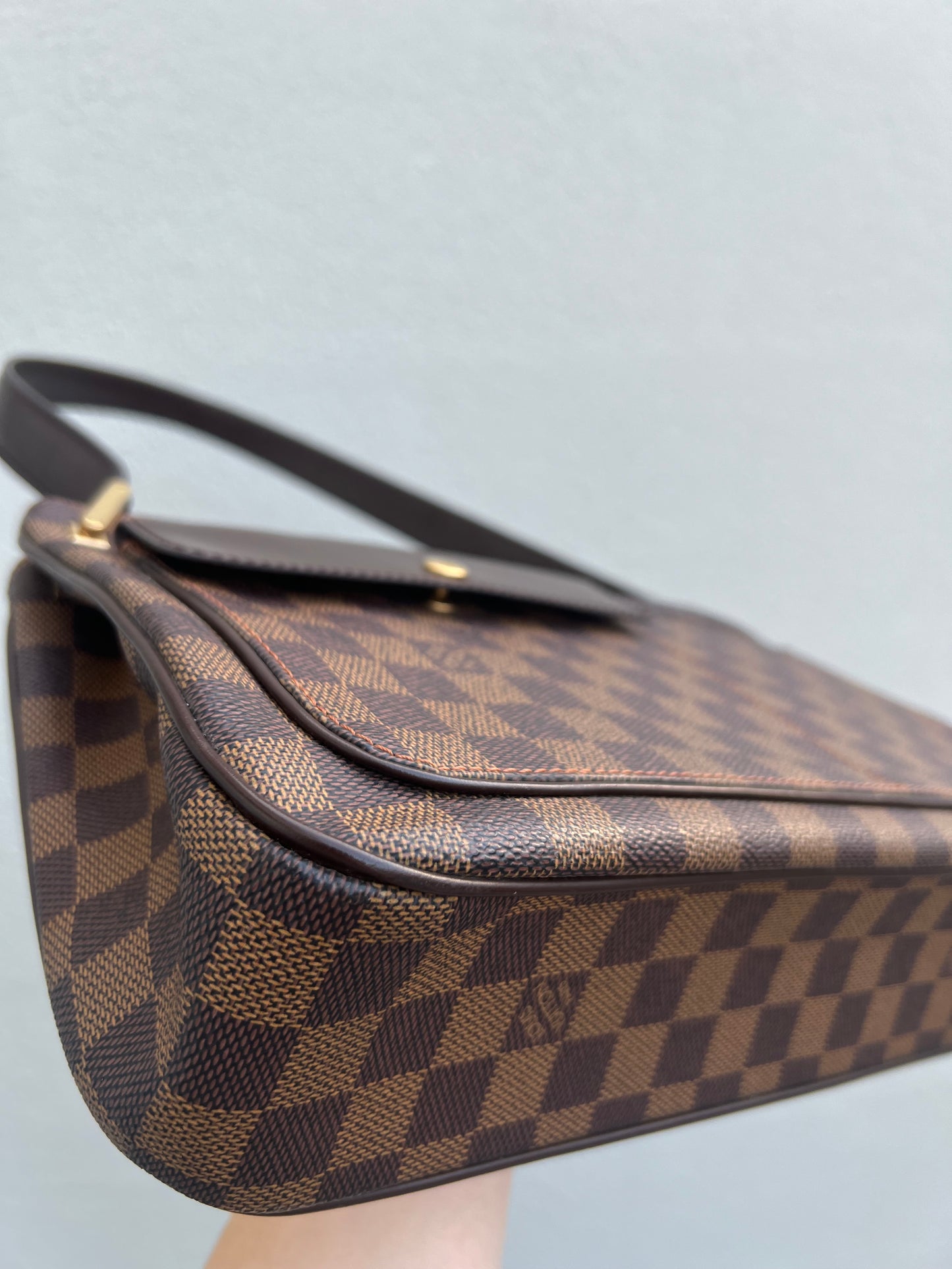 Pre-loved Louis Vuitton Damier Ebene Aubagne Shoulder Bag