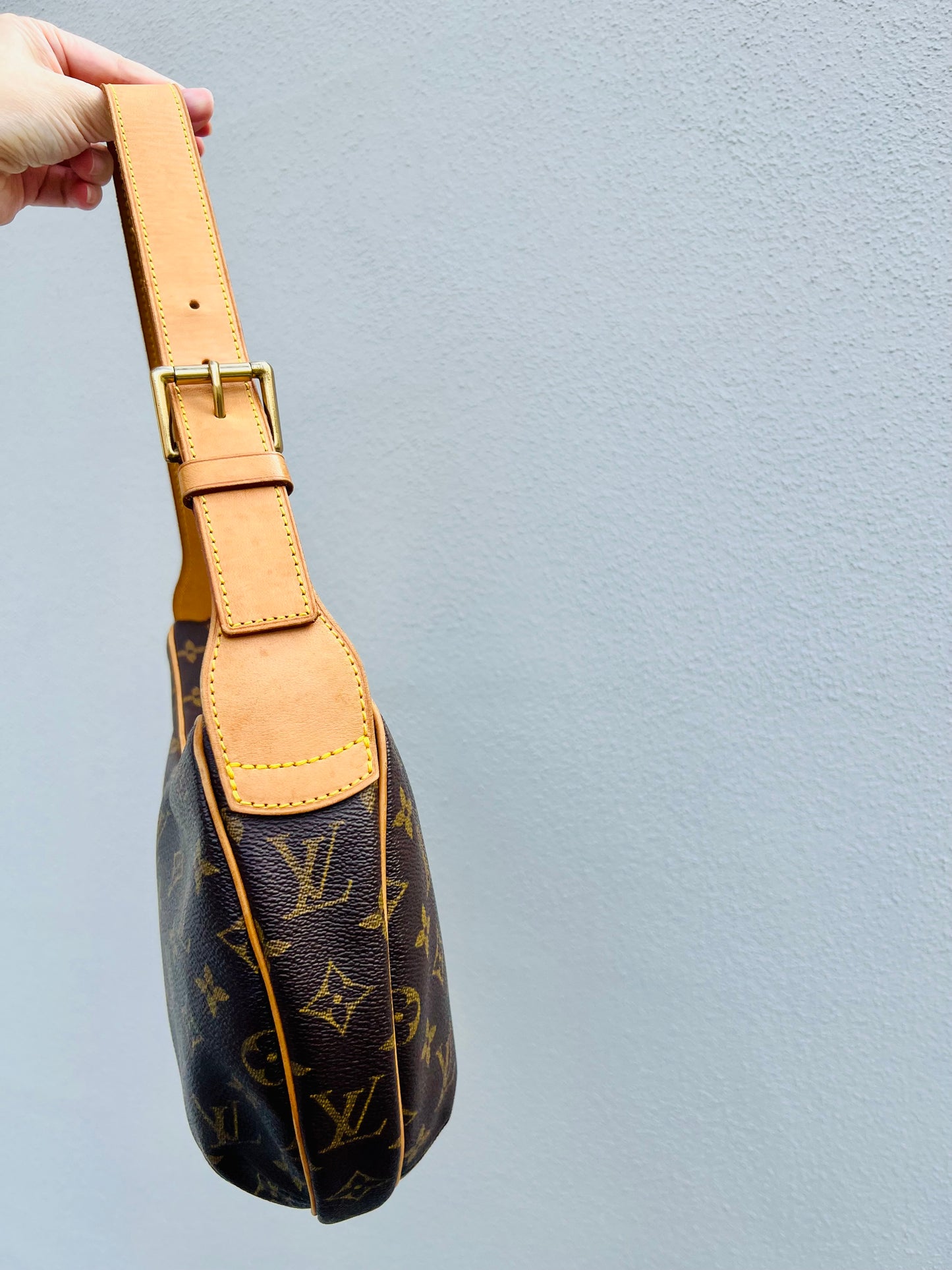 Pre-owned Louis Vuitton Croissant MM Shoulder Bag Monogram Brown