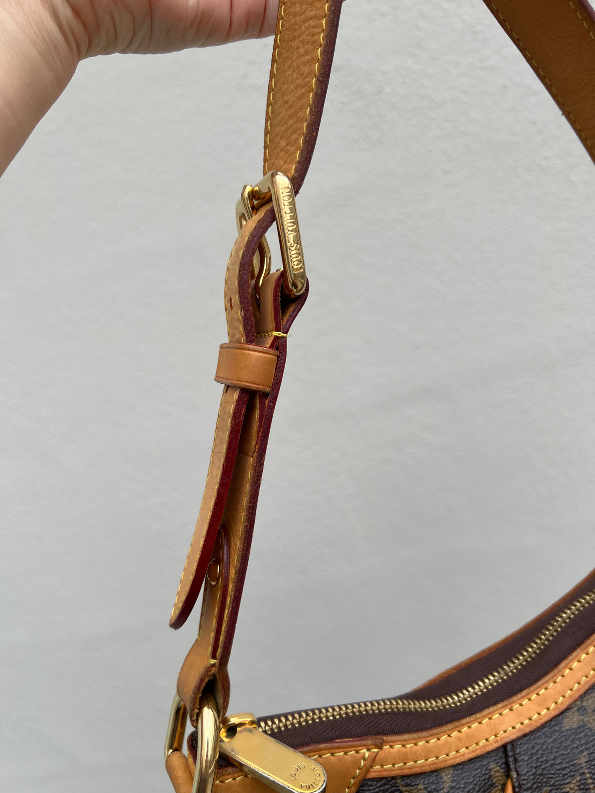 Pre-loved Louis Vuitton Thames PM Monogram 2009