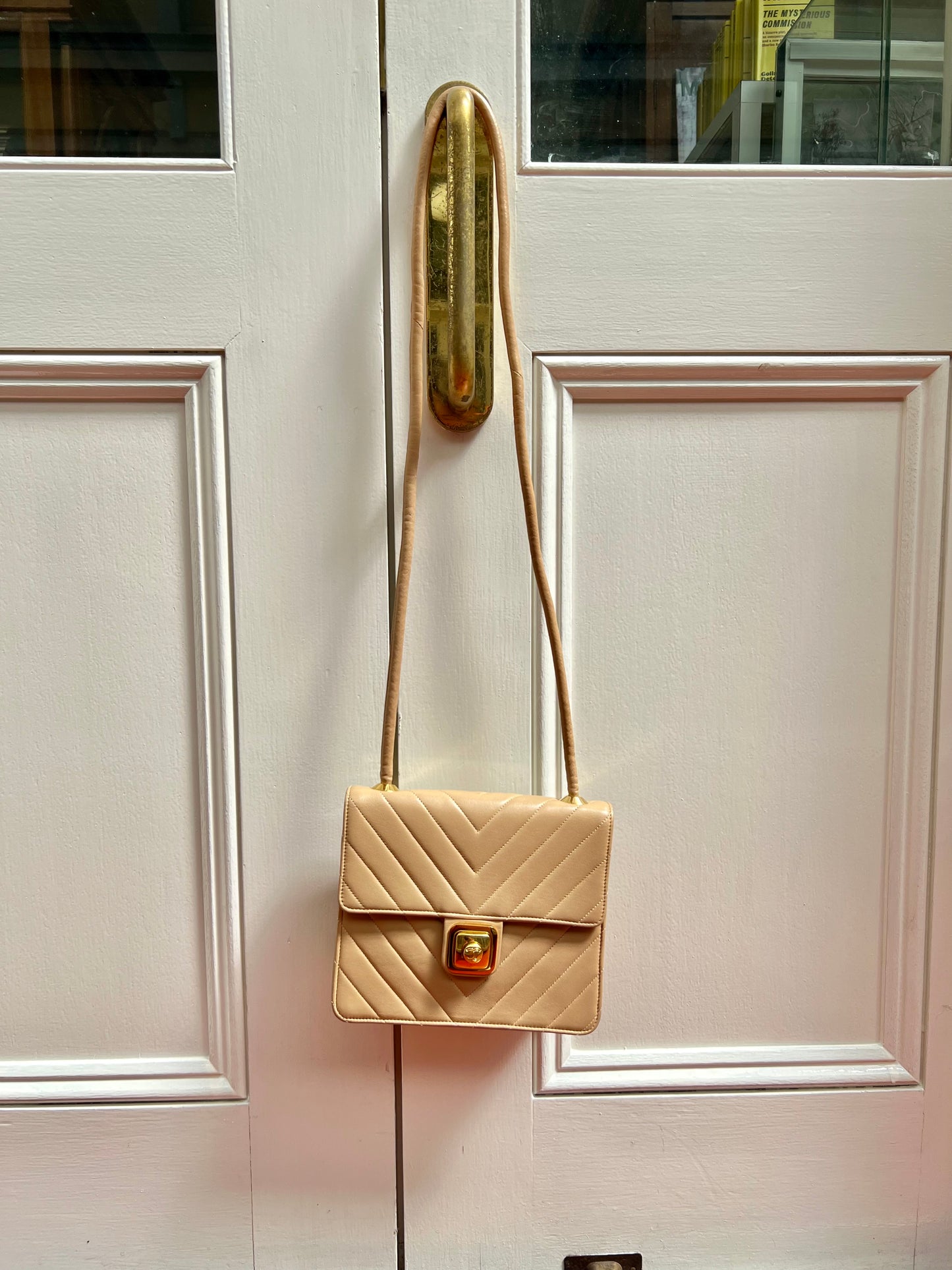 Pre-loved Chanel Vintage Lambskin Leather Crossbody bag Beige