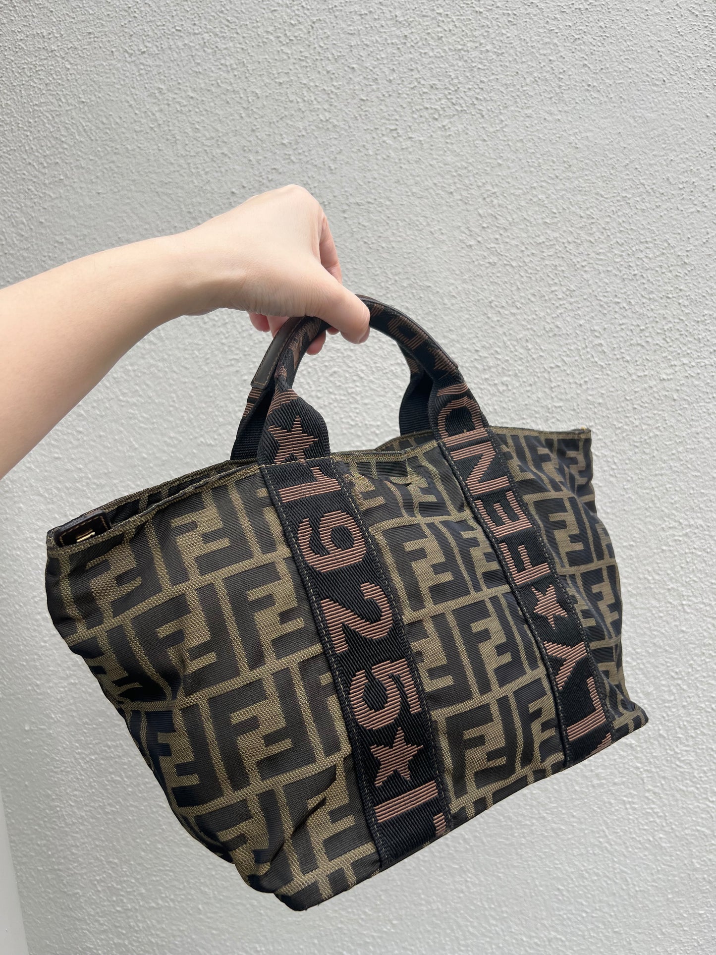 Pre-loved FENDI Zucca Canvas 1925 Tote Tobacco Hand Bag Brown