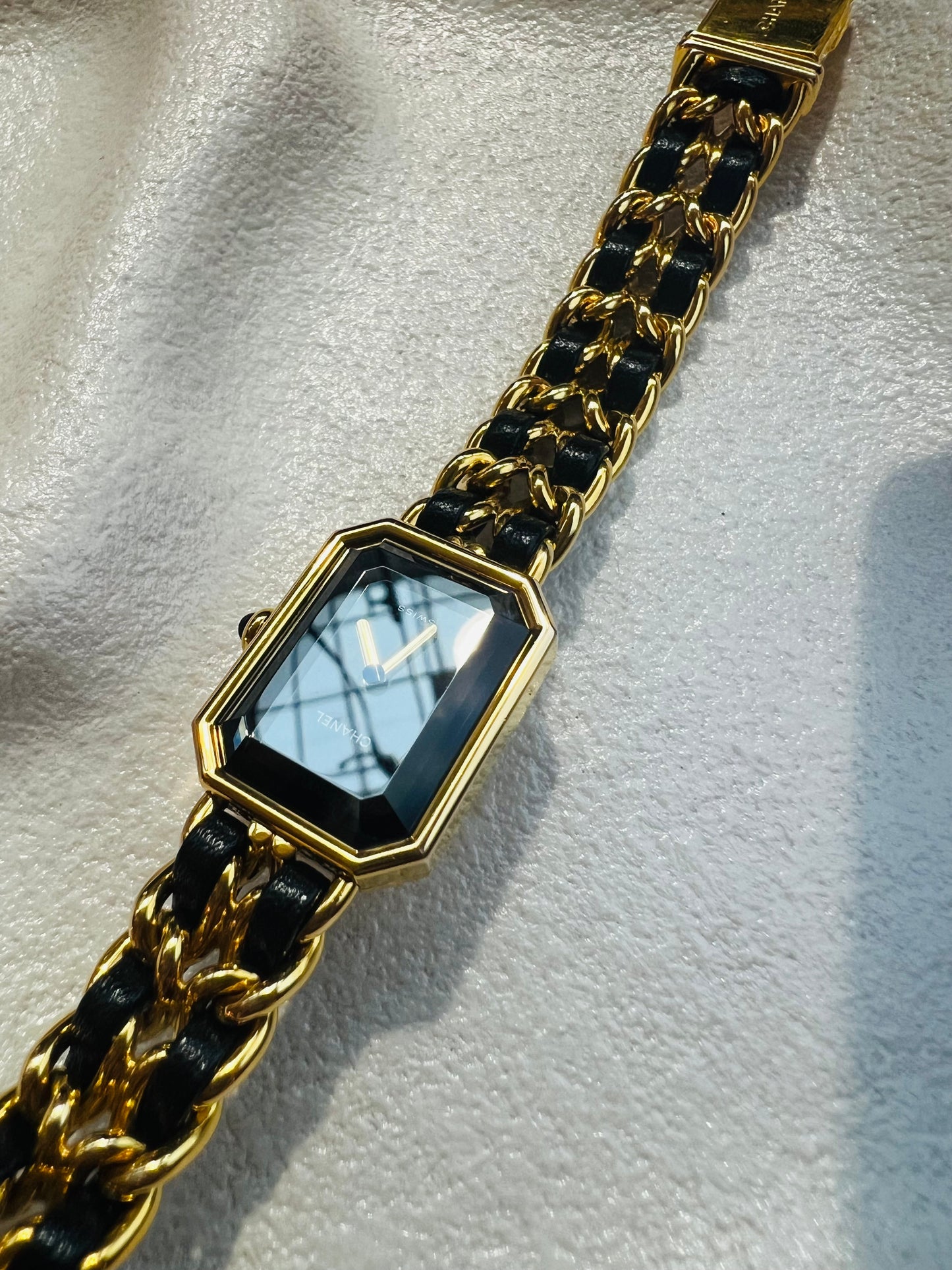 Pre-loved Chanel Vintage PREMIÈRE Watch size M