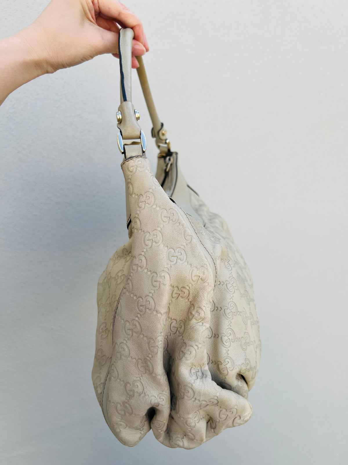 Pre-loved Gucci Abbey D-ring Guccissima Large Leather Hobo Bag Off White GHW