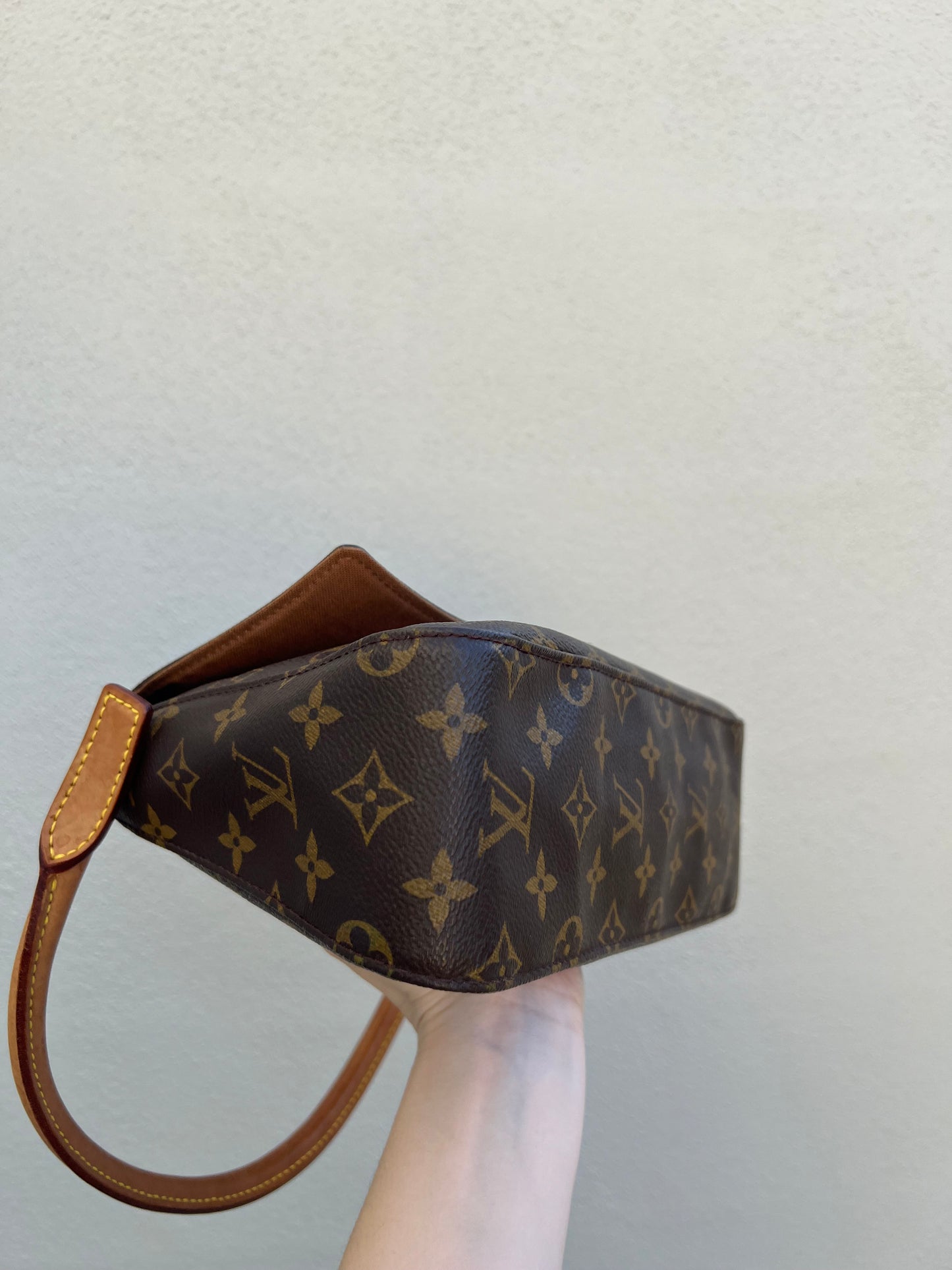 Pre-loved Louis Vuitton Looping PM Handbag Monogram