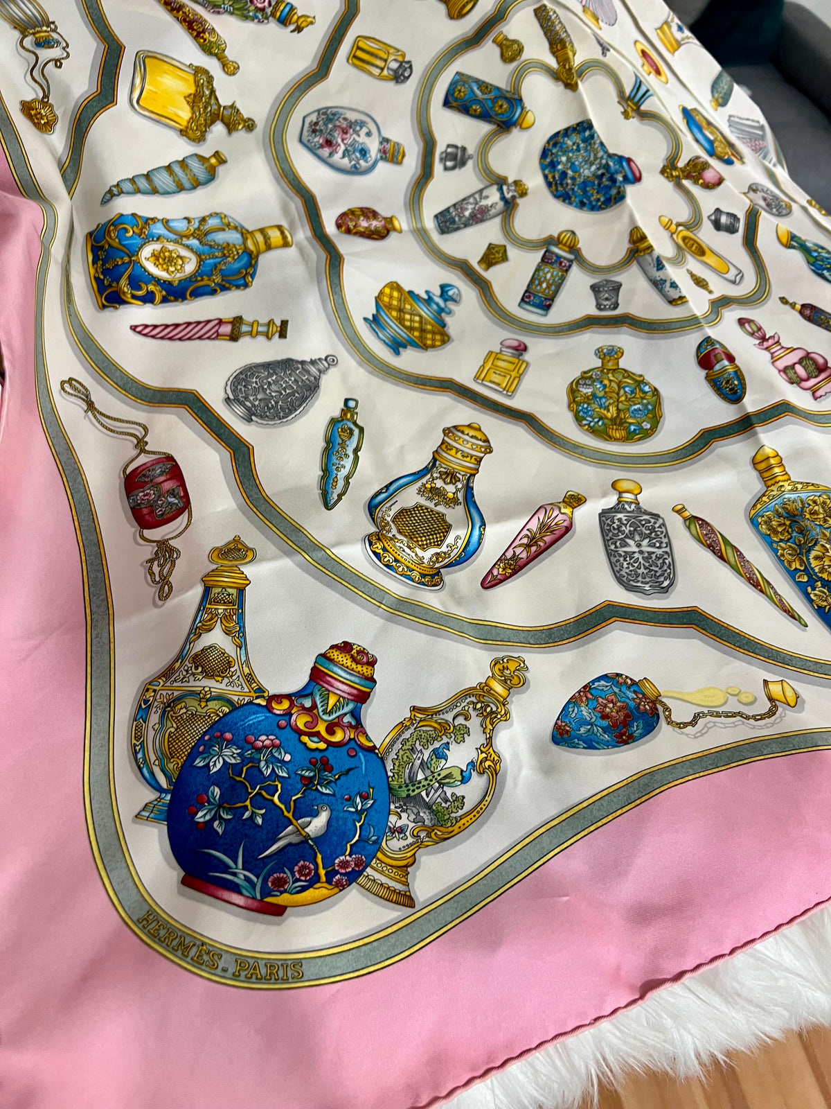 Pre-loved Hermès Pink & Multicolor 'Qu'importe Le Flacon' Silk Scarf 90