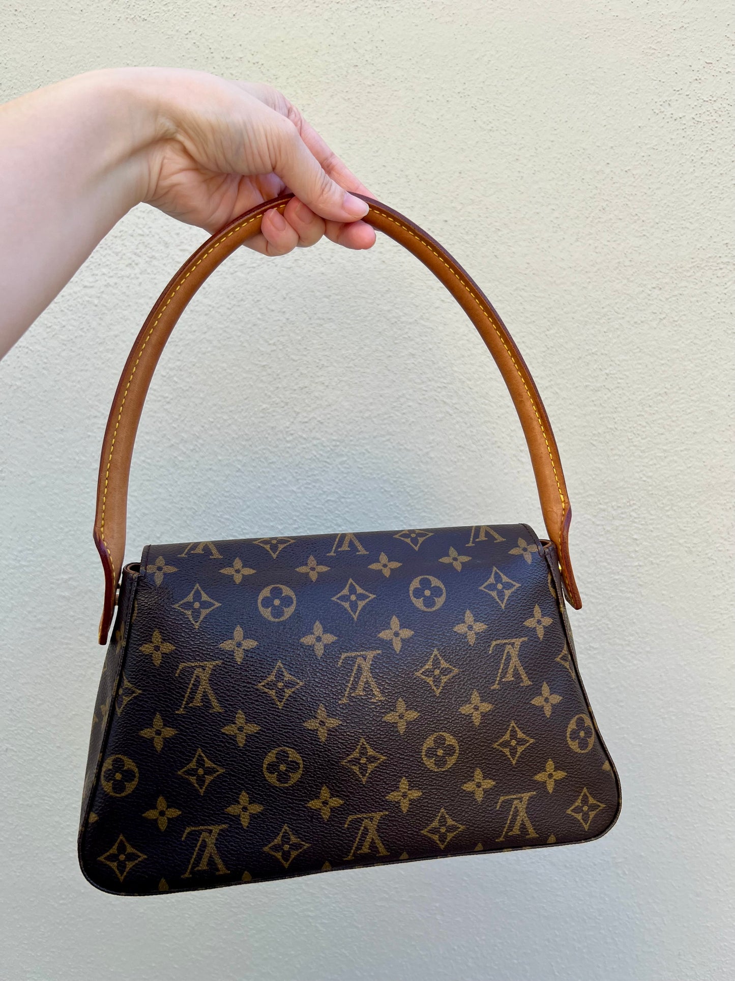 Pre-loved Louis Vuitton Looping PM Handbag Monogram