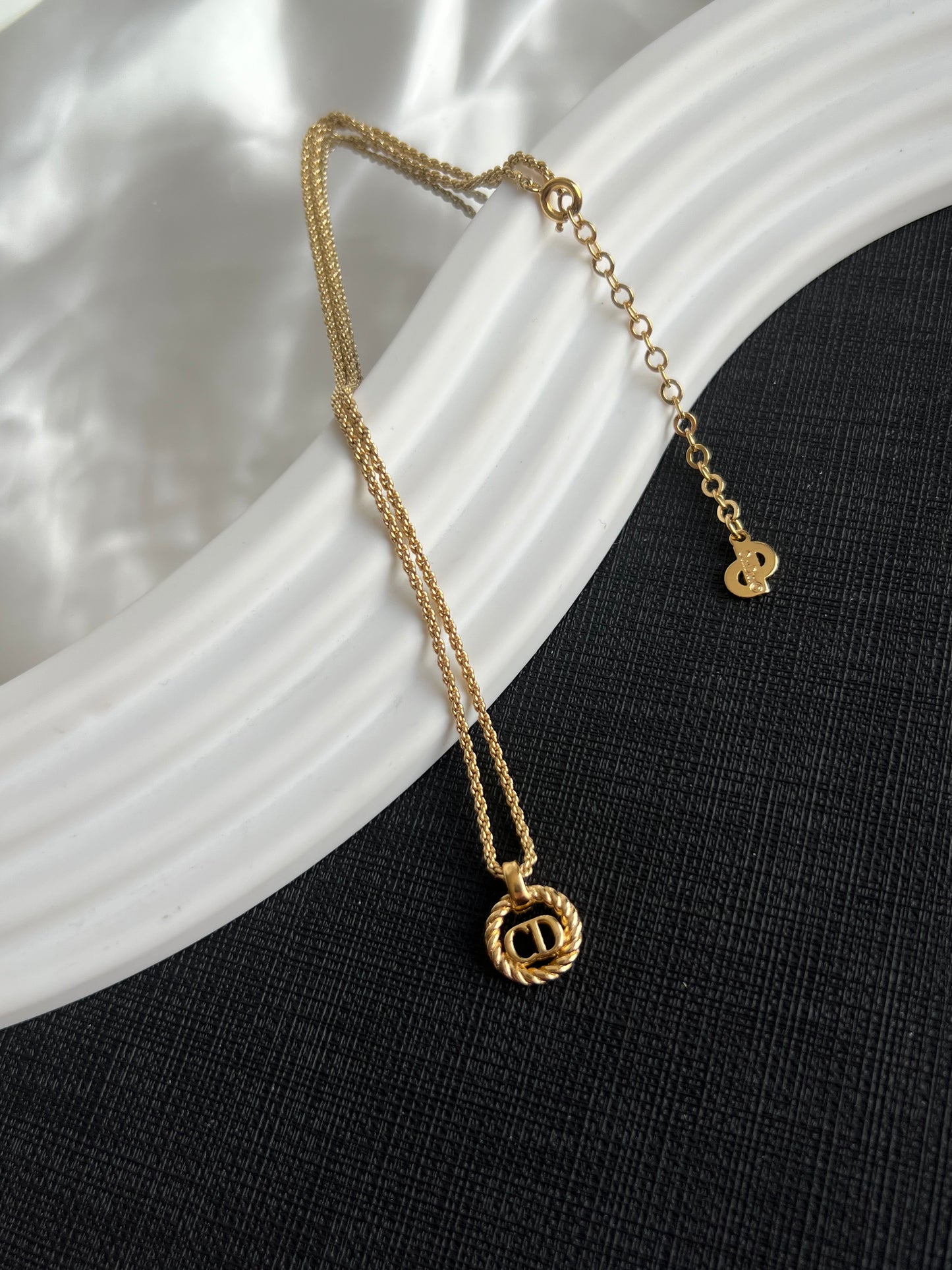 Pre-loved Christian Dior Vintage Logo-pendant Chain Necklace