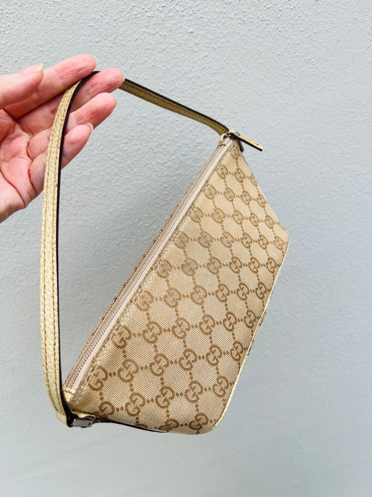 Pre-loved Gucci vintage GG Canvas Boat Baguette Bag Soft Lemon Sorbet Tone