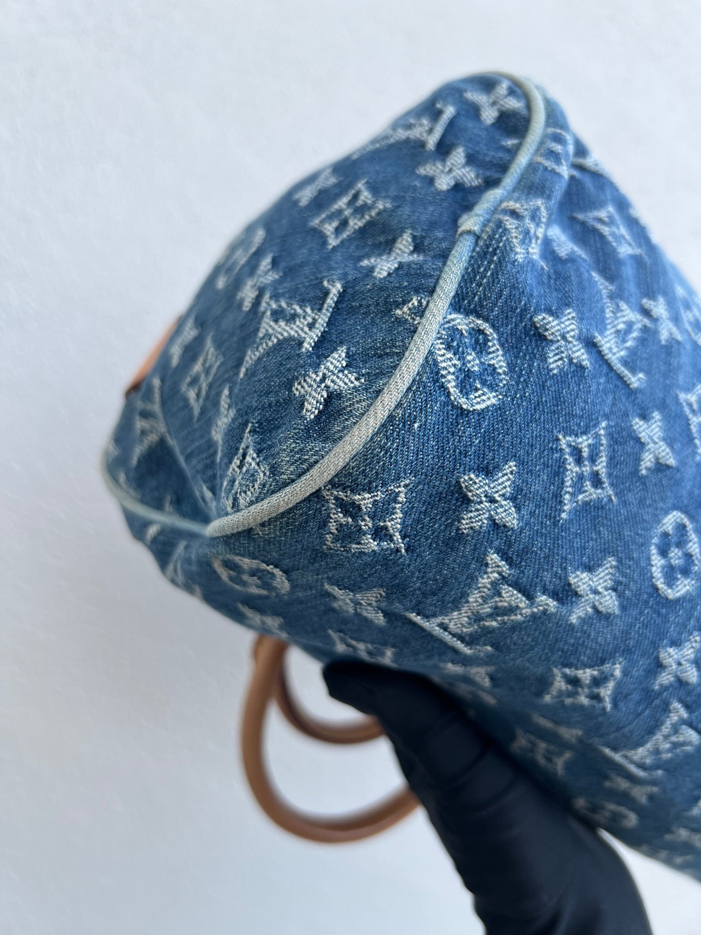 Pre-loved Louis Vuitton Blue Monogram Denim Neo Speedy Handbag 2005