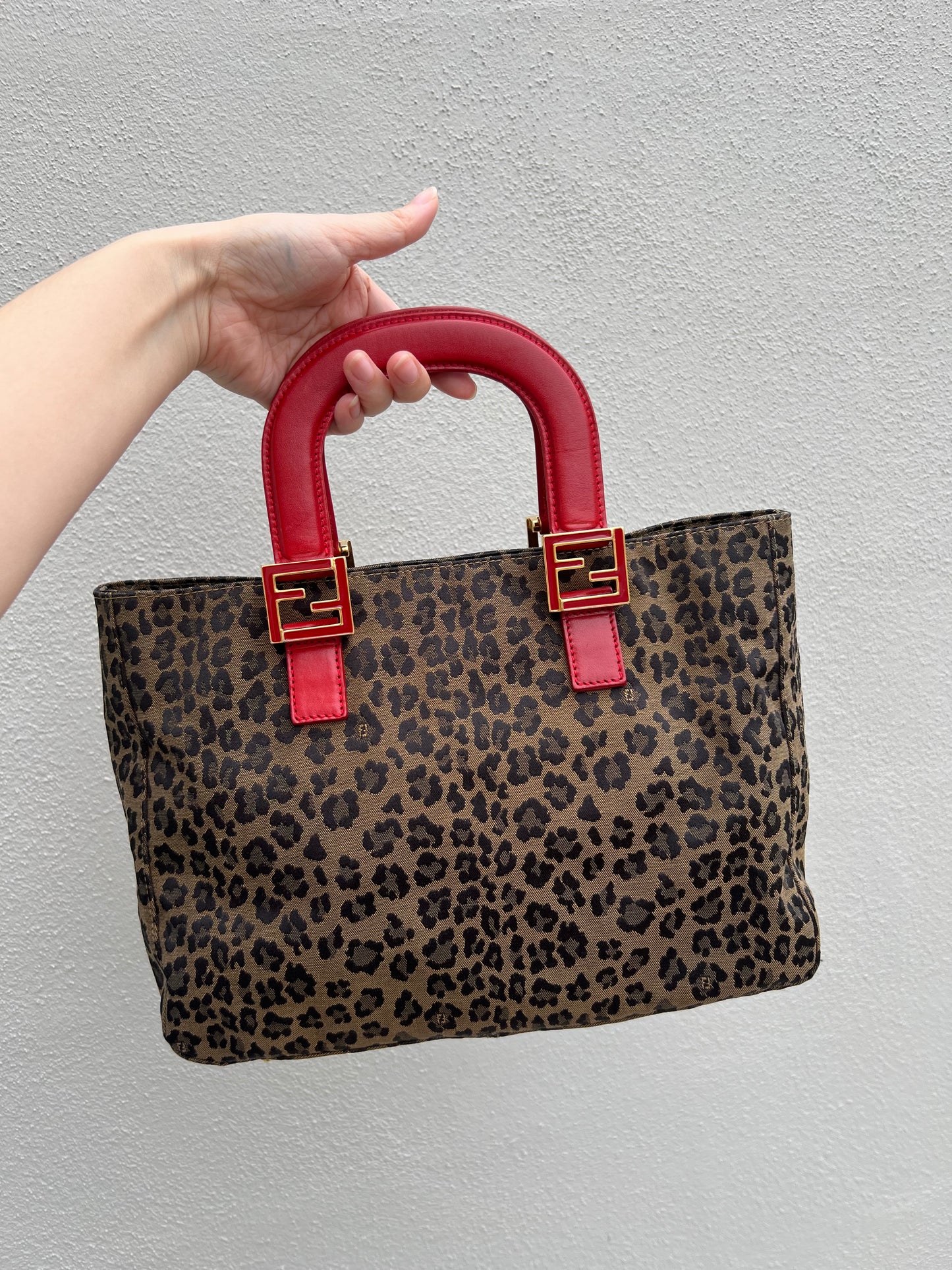 Pre-loved Fendi Leopard Print Tote Bag with Red Handles