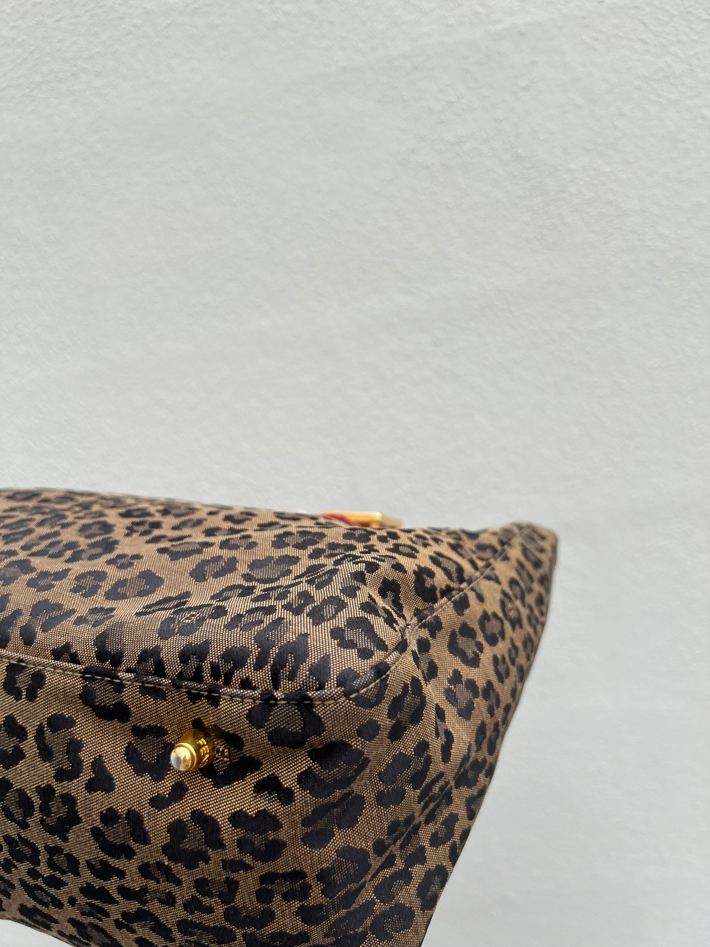 Pre-loved Fendi Leopard Print Tote Bag with Red Handles