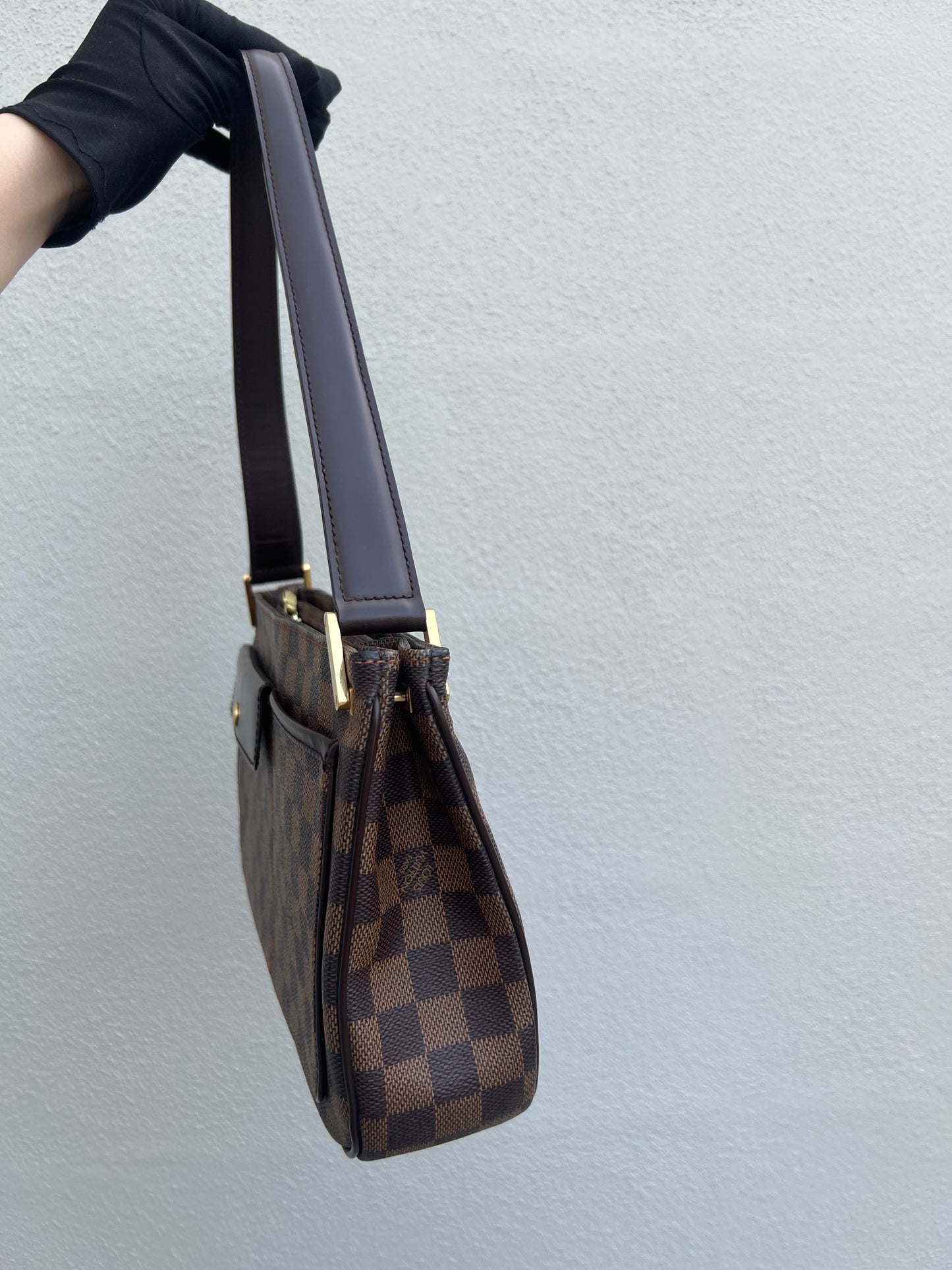 Pre-loved Louis Vuitton Damier Ebene Aubagne Shoulder Bag