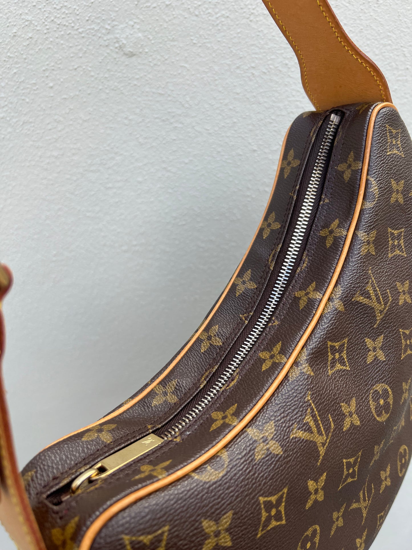 Pre-owned Louis Vuitton Croissant MM Shoulder Bag Monogram Brown