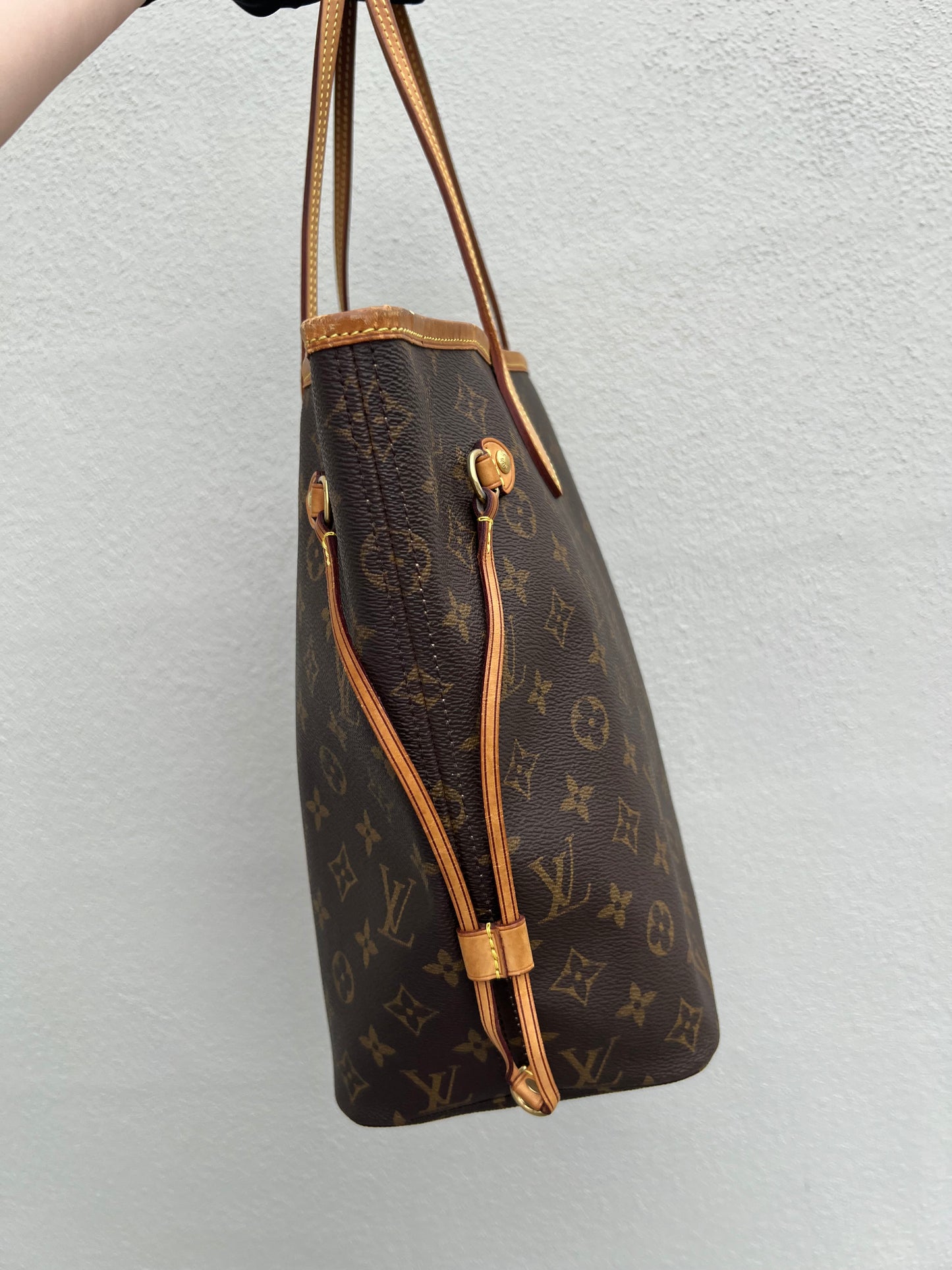 Pre-loved Louis Vuitton Neverfull Leather Tote MM Monogram 2009