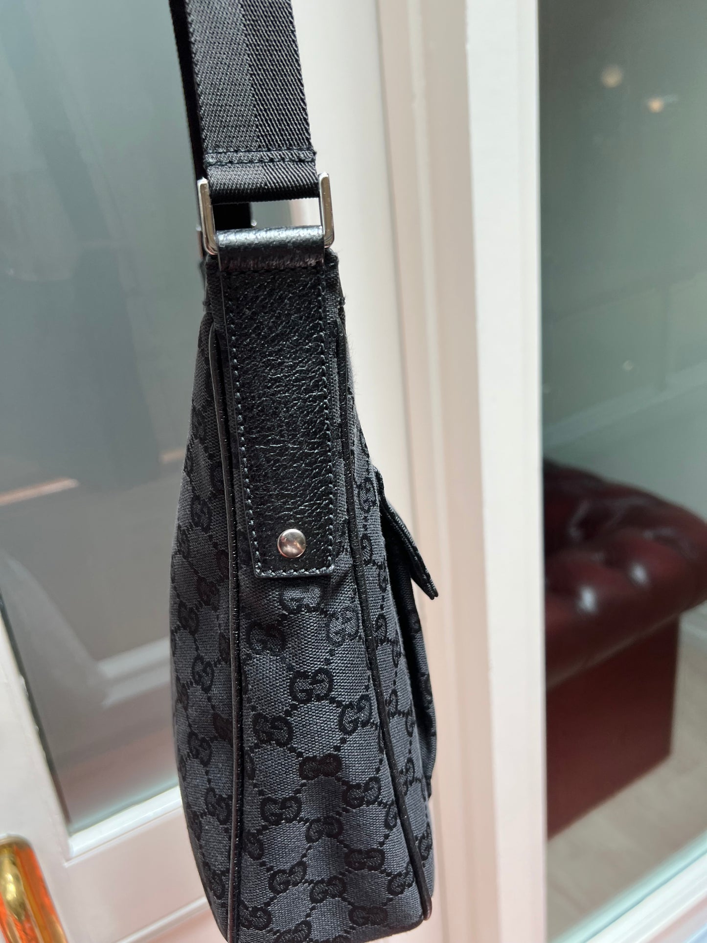 Pre-loved Gucci Black GG Canvas and Leather Crossbody Bag