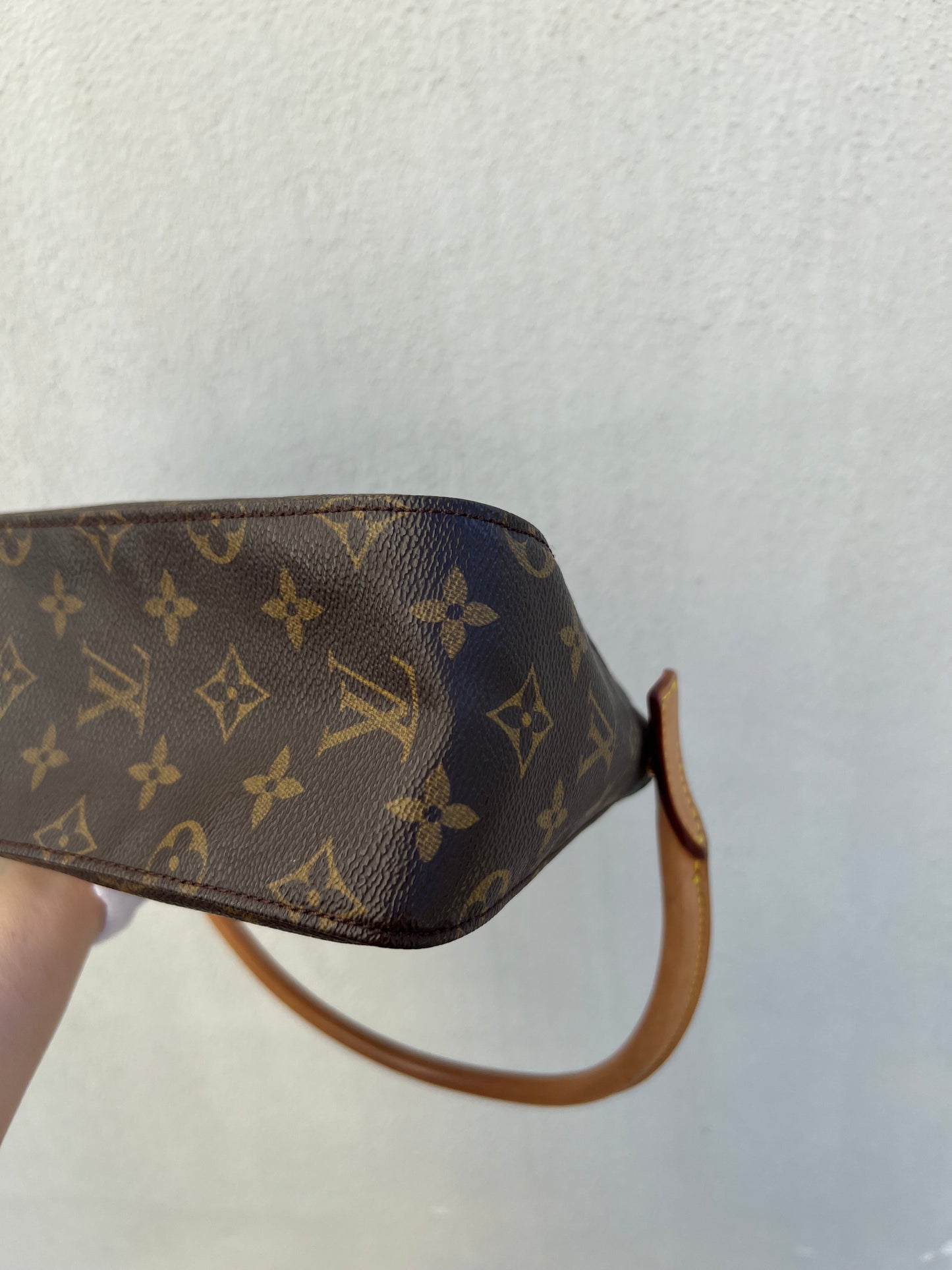 Pre-loved Louis Vuitton Looping PM Handbag Monogram 2003