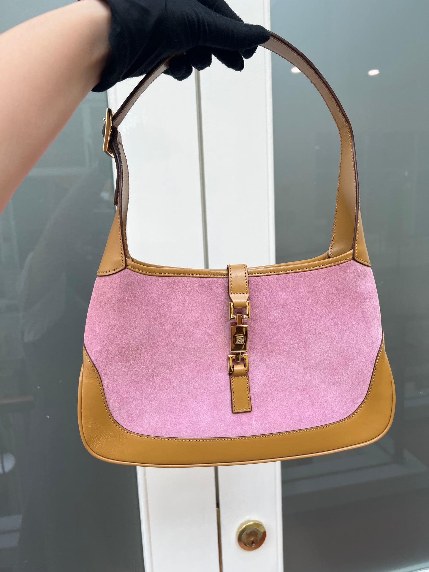 Pre-loved Gucci Vintage Pink Jackie Suede Bag With Gold Hardware Small