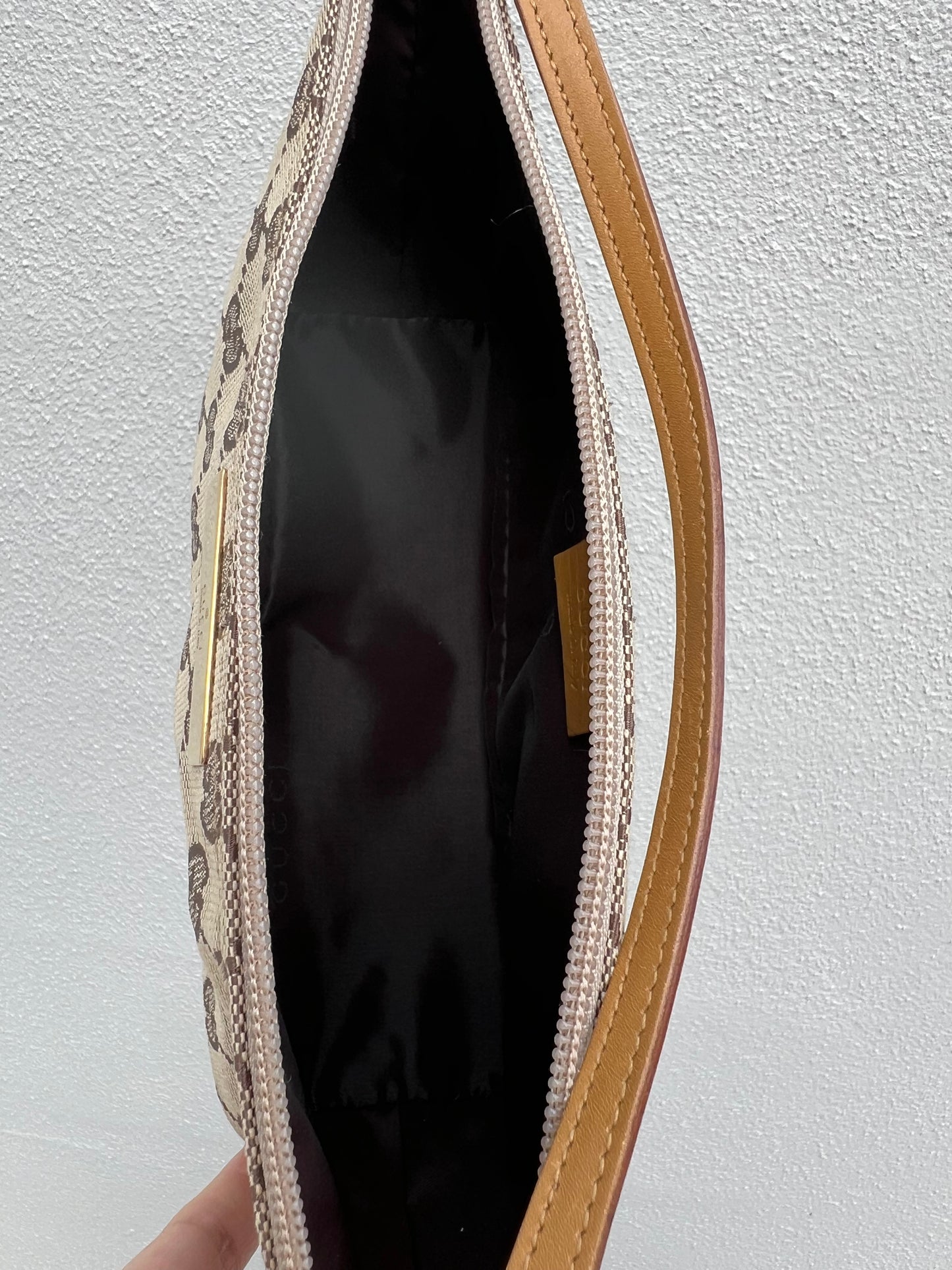 Pre-loved Gucci vintage GG Canvas Boat Baguette Bag