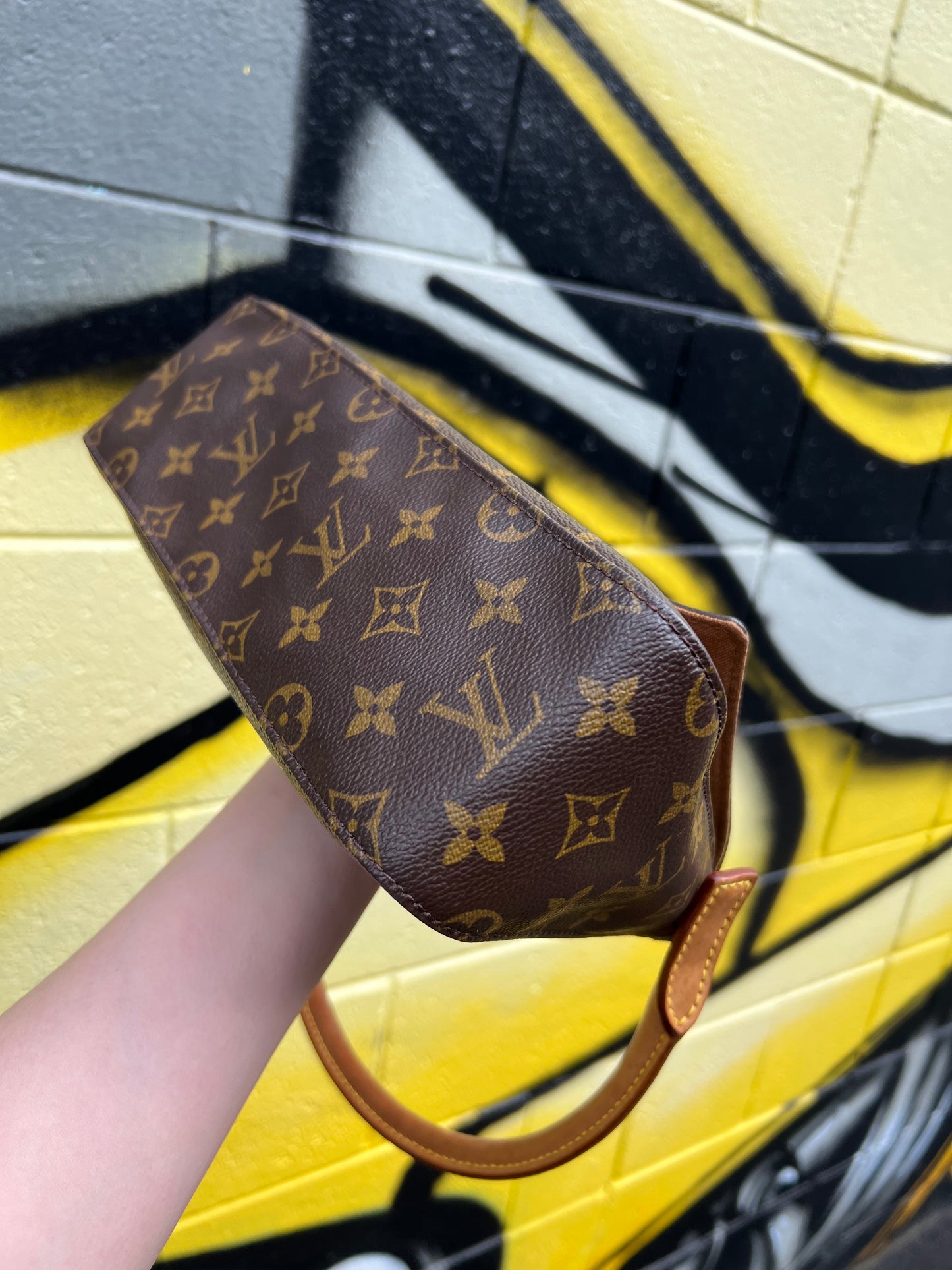 Pre-loved Louis Vuitton Looping PM Handbag Monogram