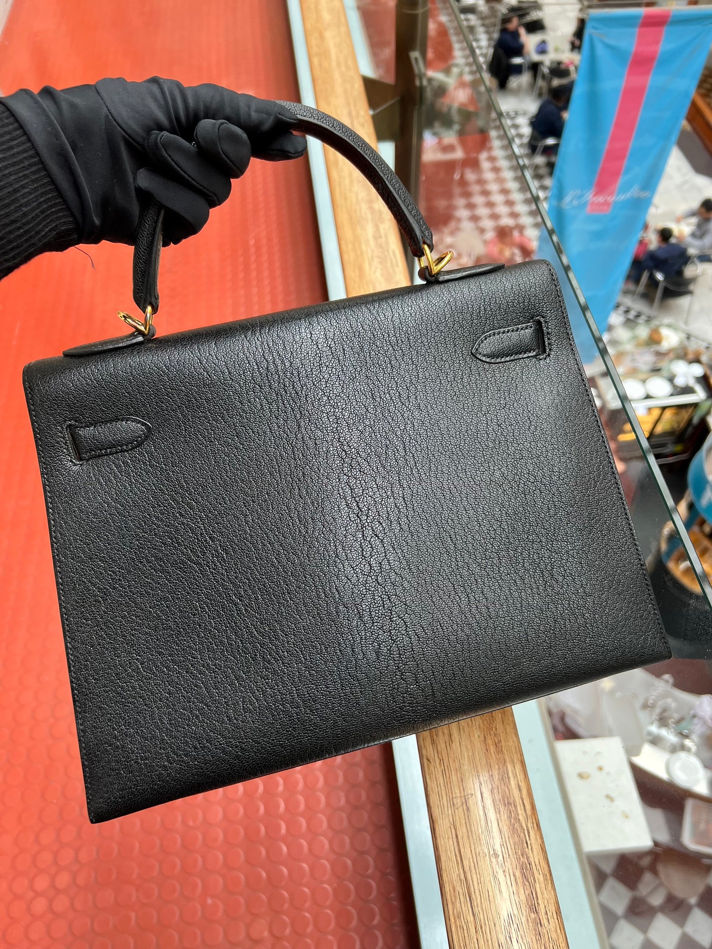 PRE-LOVED HERMÈS KELLY 32CM GOATSKIN BLACK GOLD HARDWARE 2003