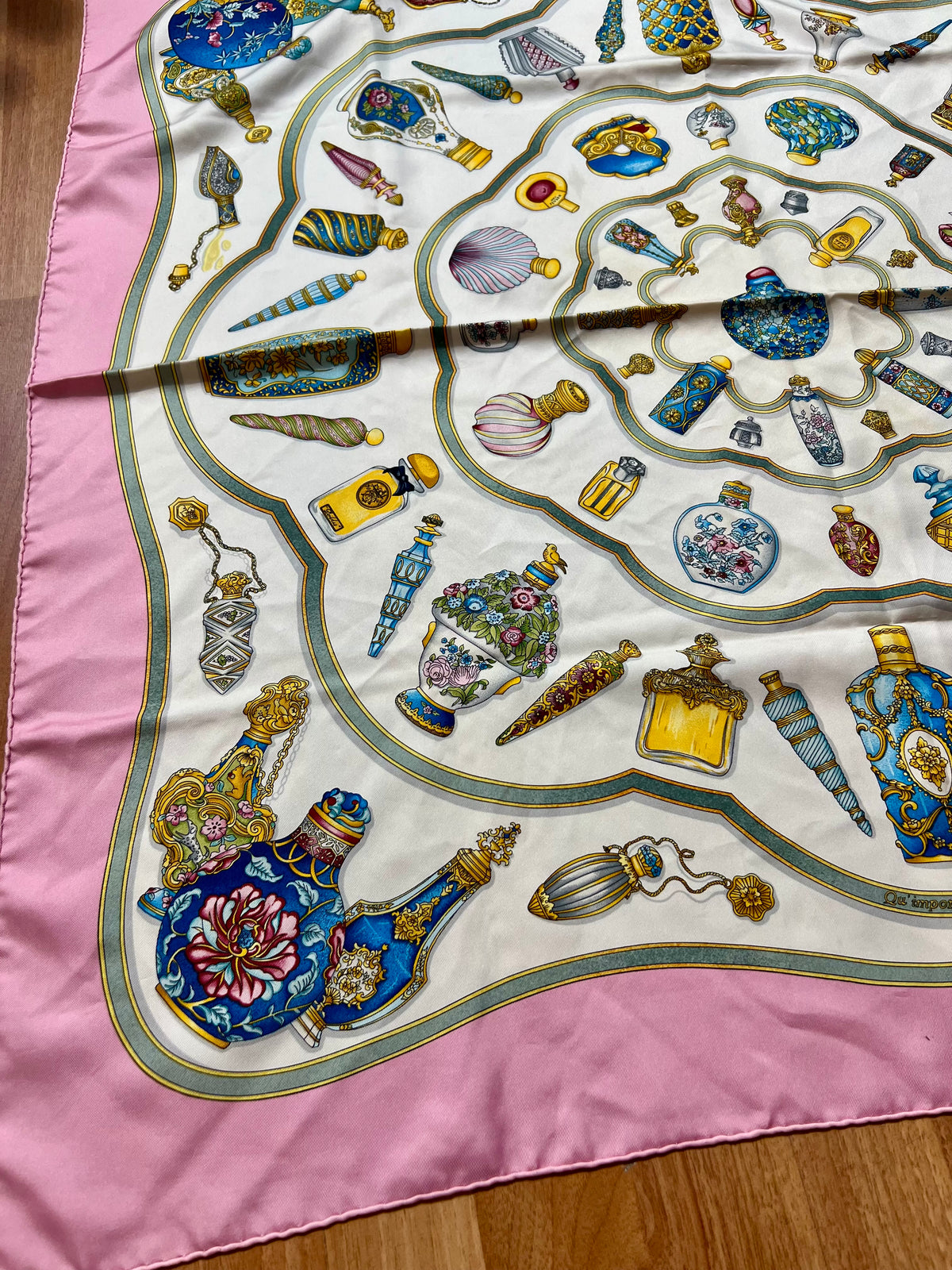 Pre-loved Hermès Pink & Multicolor 'Qu'importe Le Flacon' Silk Scarf 90
