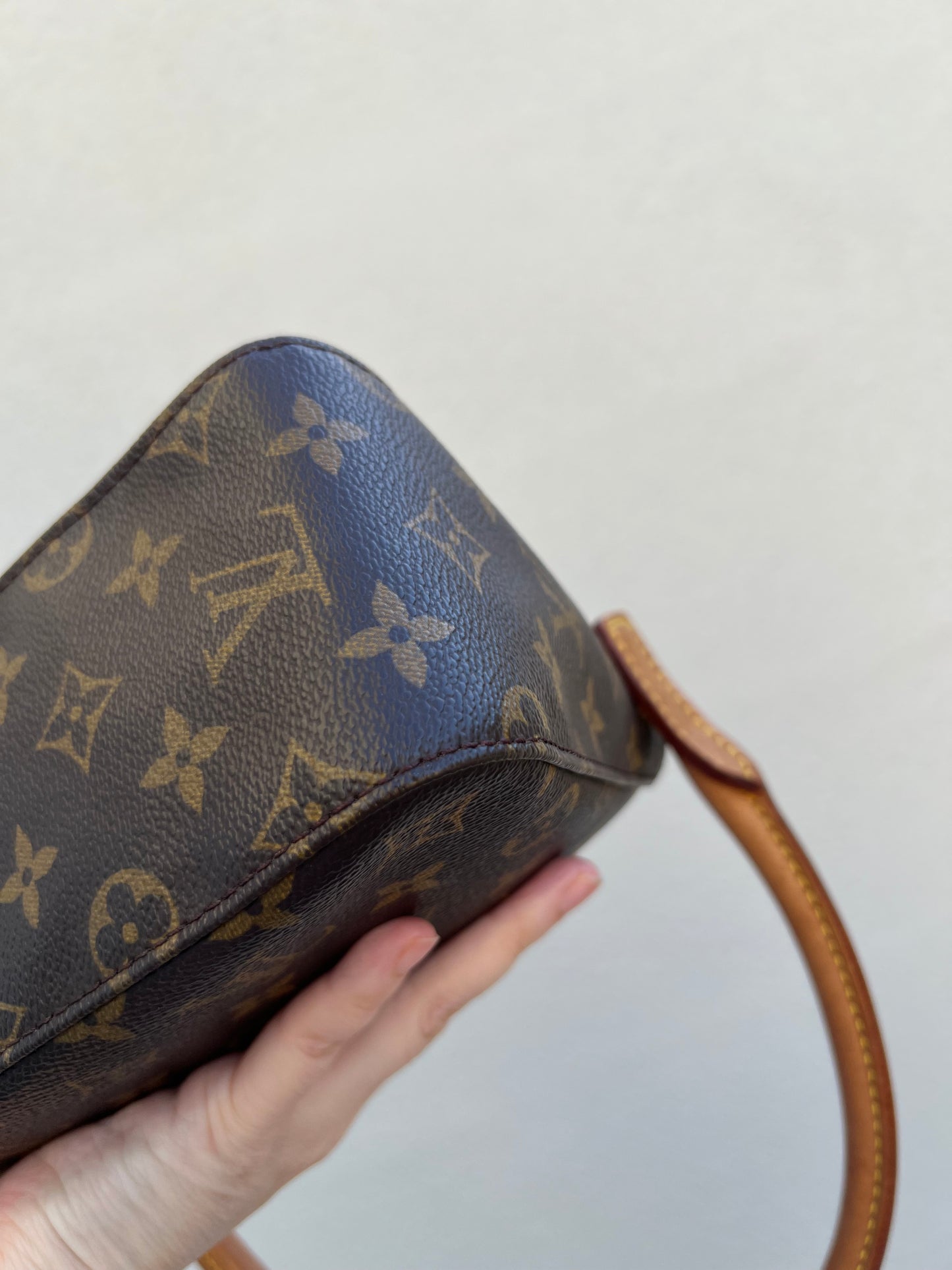Pre-loved Louis Vuitton Looping PM Handbag Monogram