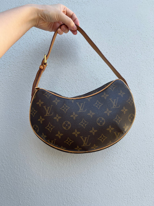 Pre-loved Louis Vuitton Pochette Croissant Shoulder Bag PM Monogram
