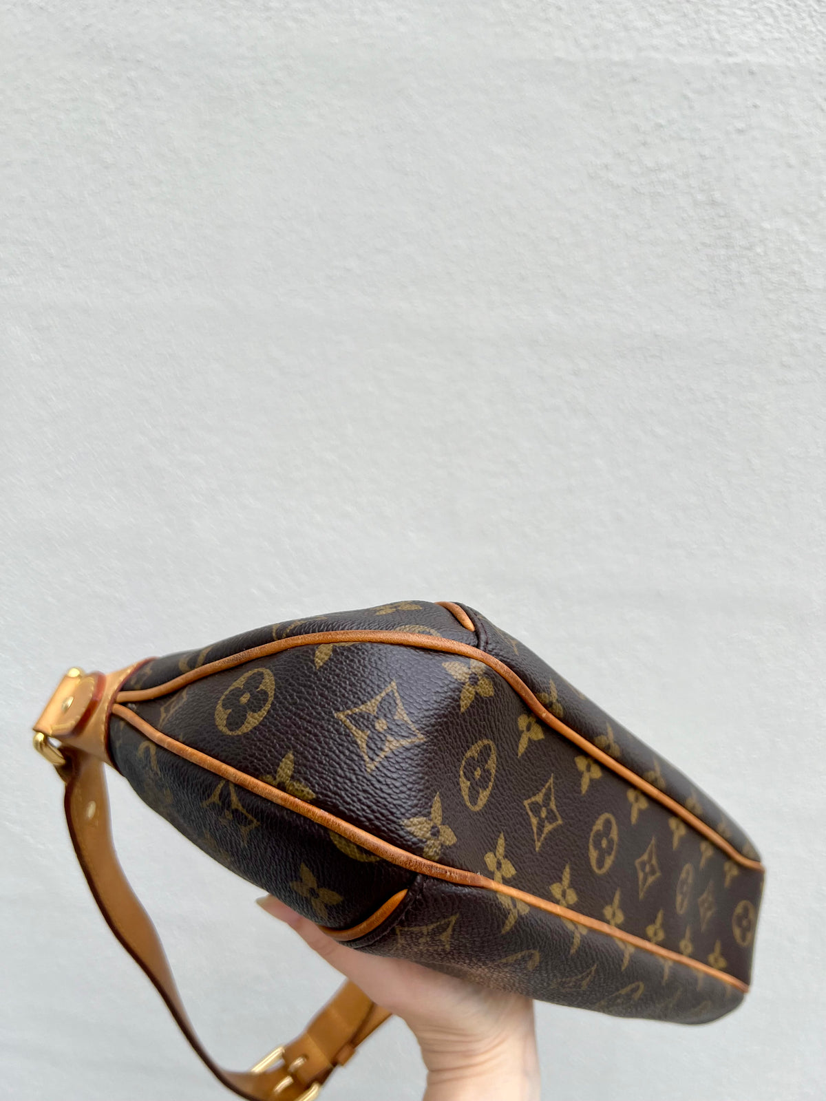 Pre-loved Louis Vuitton Thames PM Monogram 2009