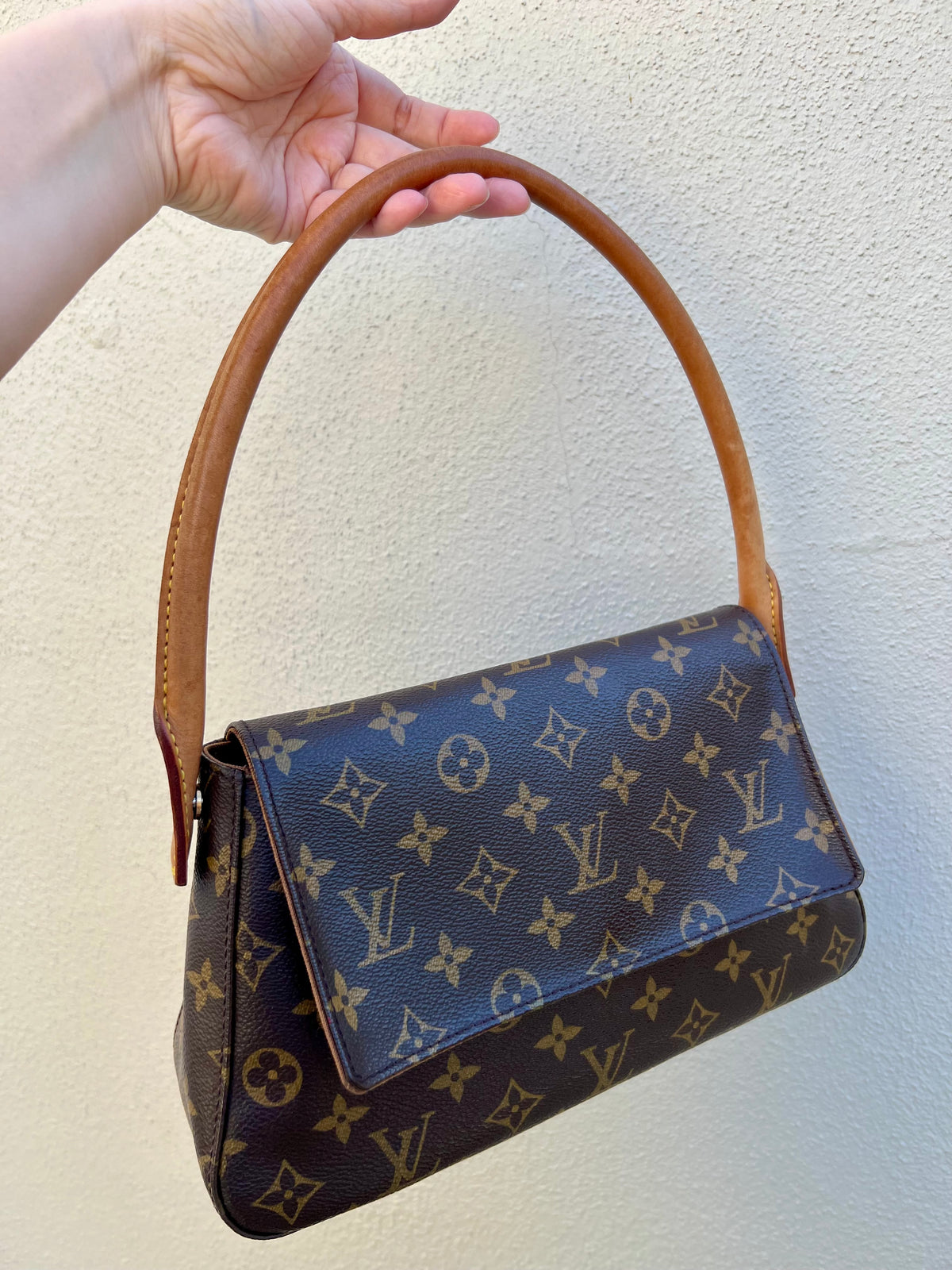 Pre-loved Louis Vuitton Looping PM Handbag Monogram