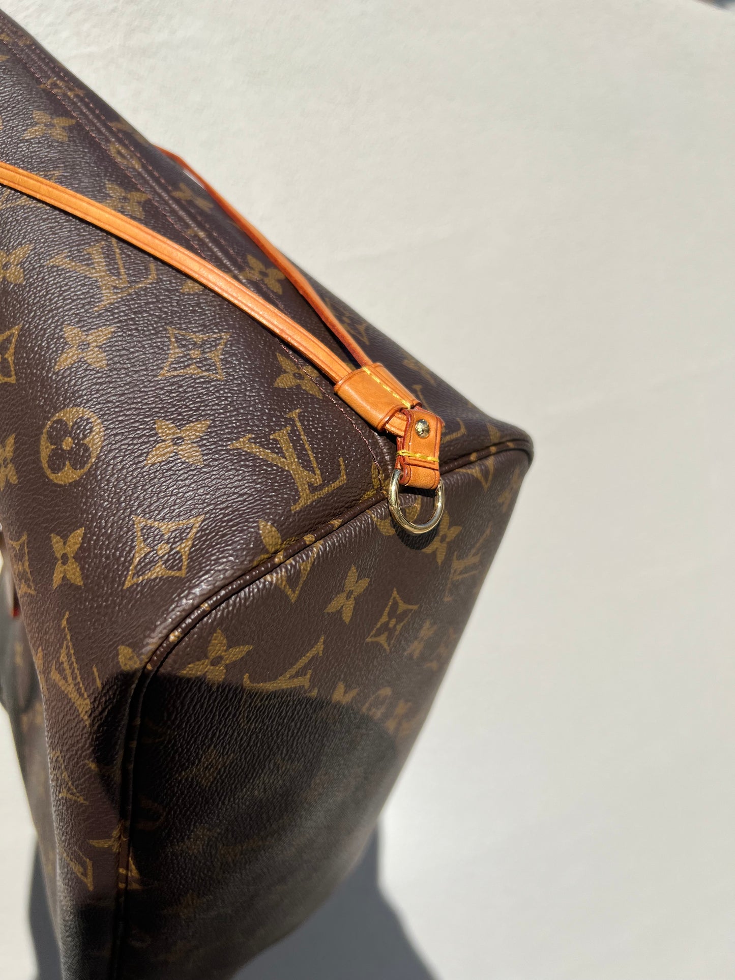 Pre-loved Louis Vuitton Neverfull Leather Tote MM Monogram 2010
