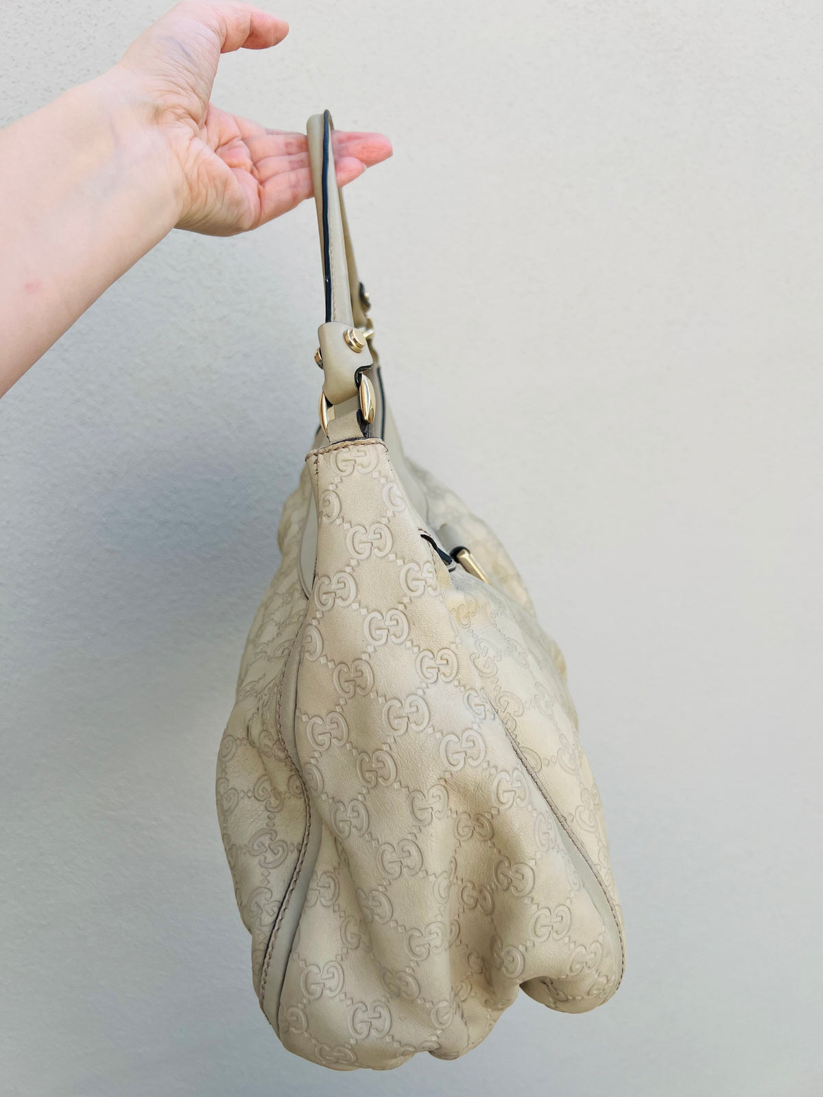 Pre-loved Gucci Abbey D-ring Guccissima Large Leather Hobo Bag Off White GHW