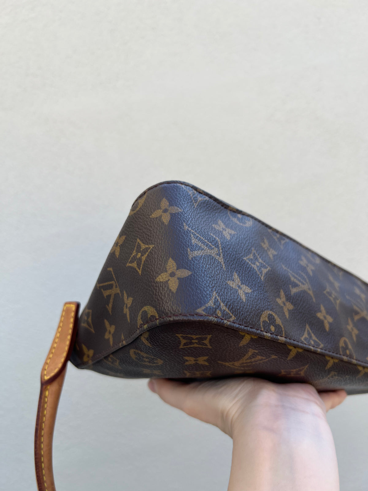 Pre-loved Louis Vuitton Looping PM Handbag Monogram