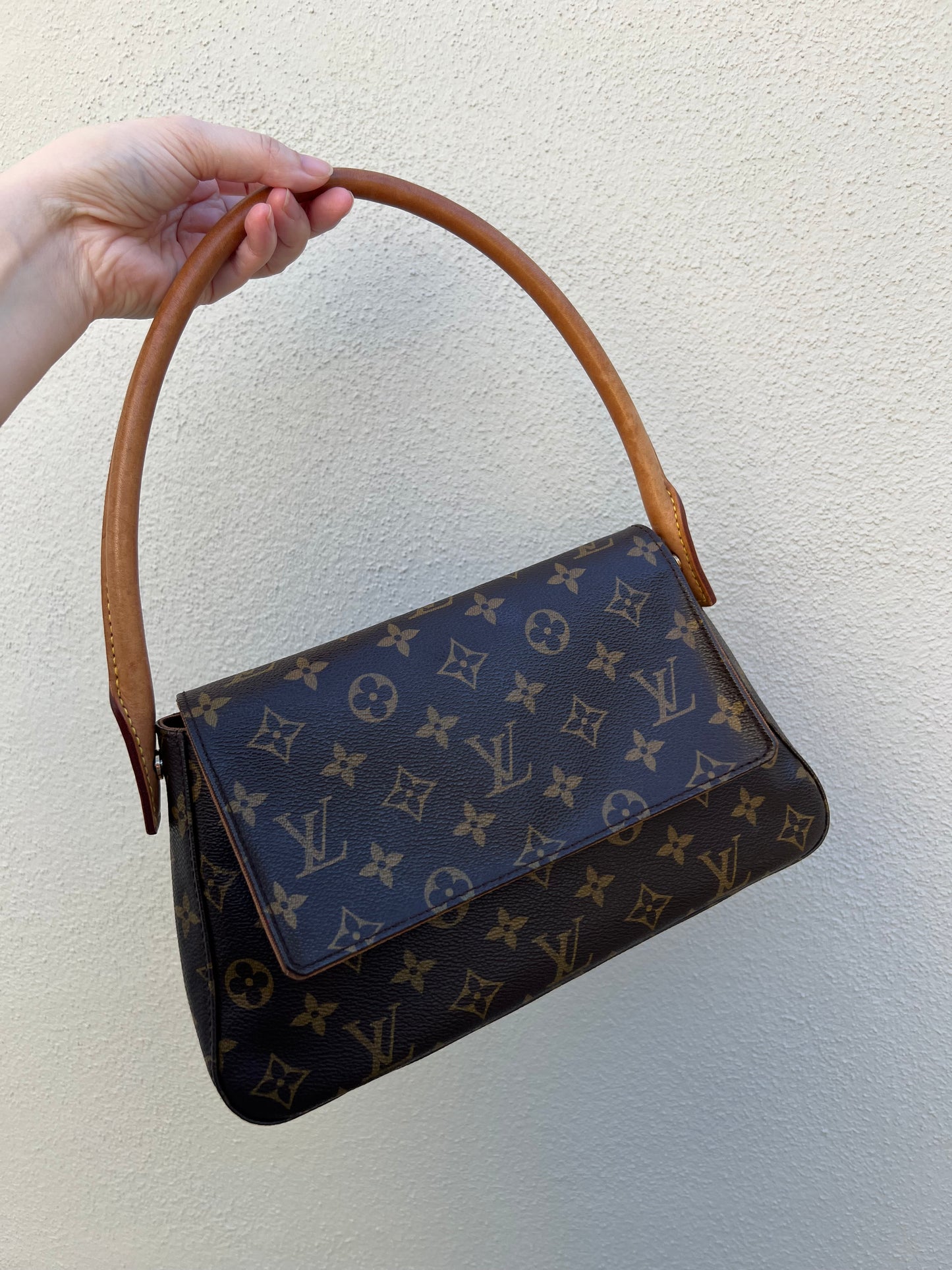Pre-loved Louis Vuitton Looping PM Handbag Monogram