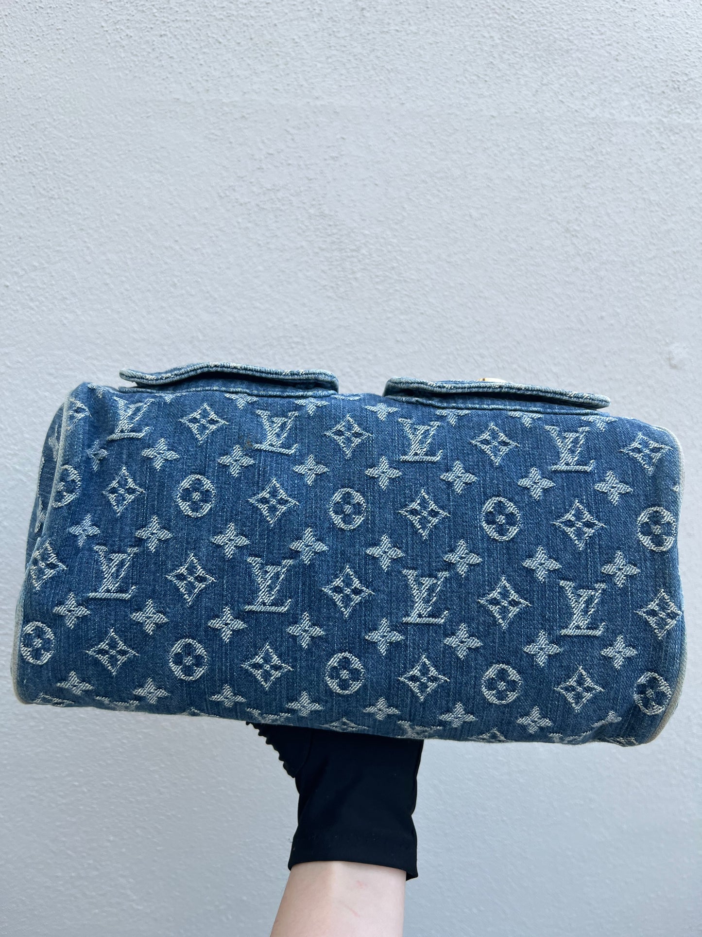 Pre-loved Louis Vuitton Blue Monogram Denim Neo Speedy Handbag 2005