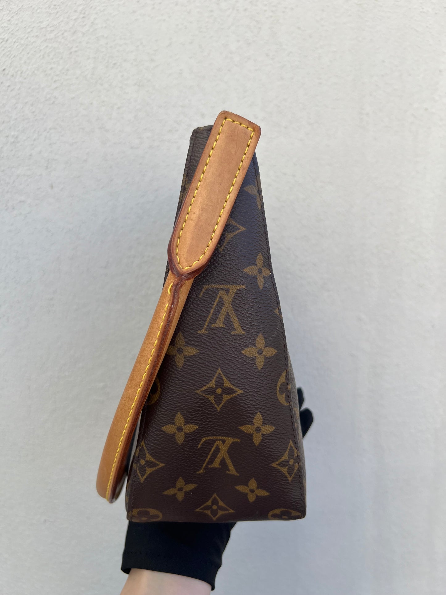 Pre-loved Louis Vuitton Looping Leather Handbag Monogram 2003