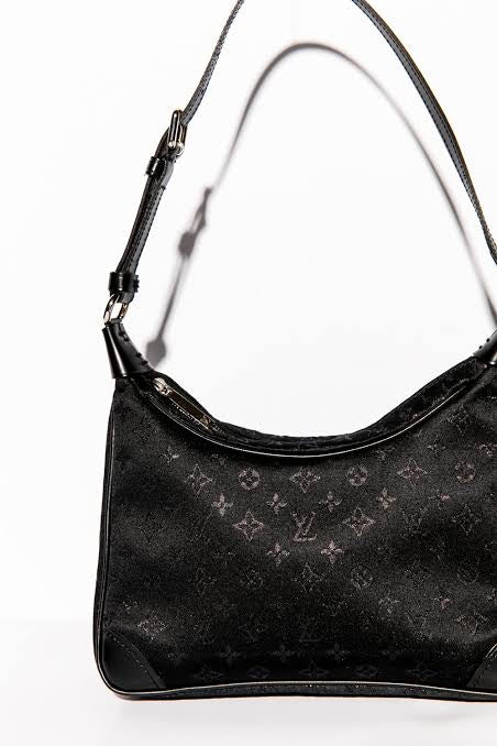  Louis Vuitton, Pre-Loved Black Monogram Satin Mini Bucket Bag,  Black : Luxury Stores