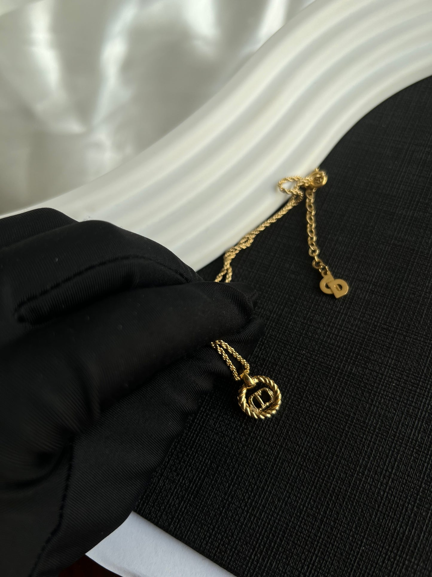 Pre-loved Christian Dior Vintage Logo-pendant Chain Necklace